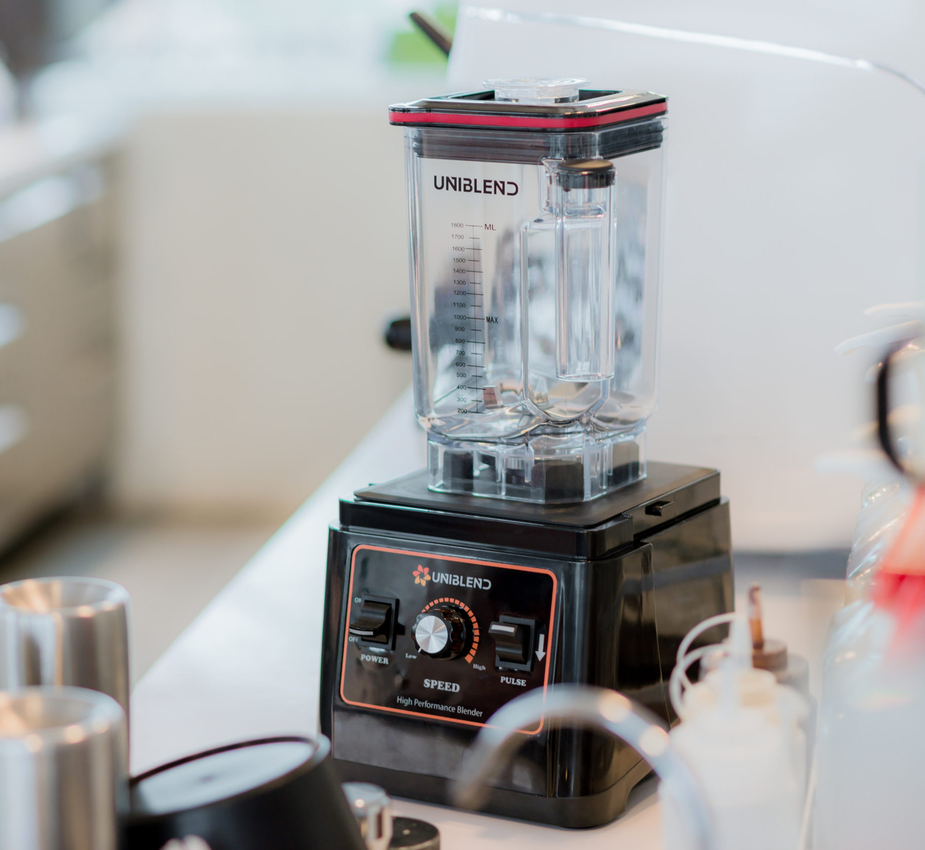 Máy xay sinh tố Uniblend UB-712