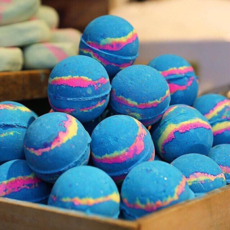 Bom tắm LUSH - Intergalactic bath bomb giá rẻ