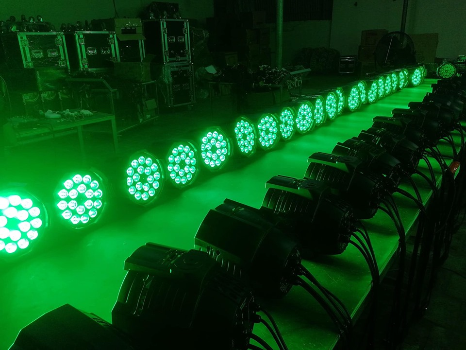 ĐÈN DTE PAR LED 18x10W 4in1 RGBW