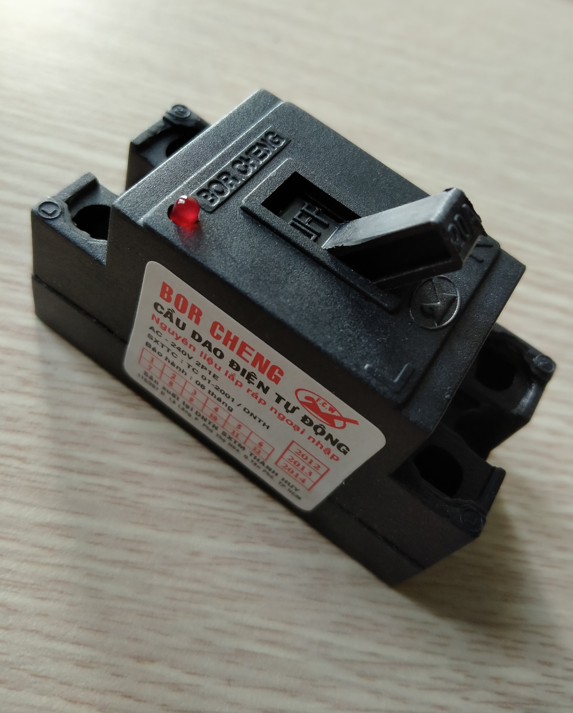 Atomat Đen 10A 15A 20A 30A 40A CB Cóc MCCB