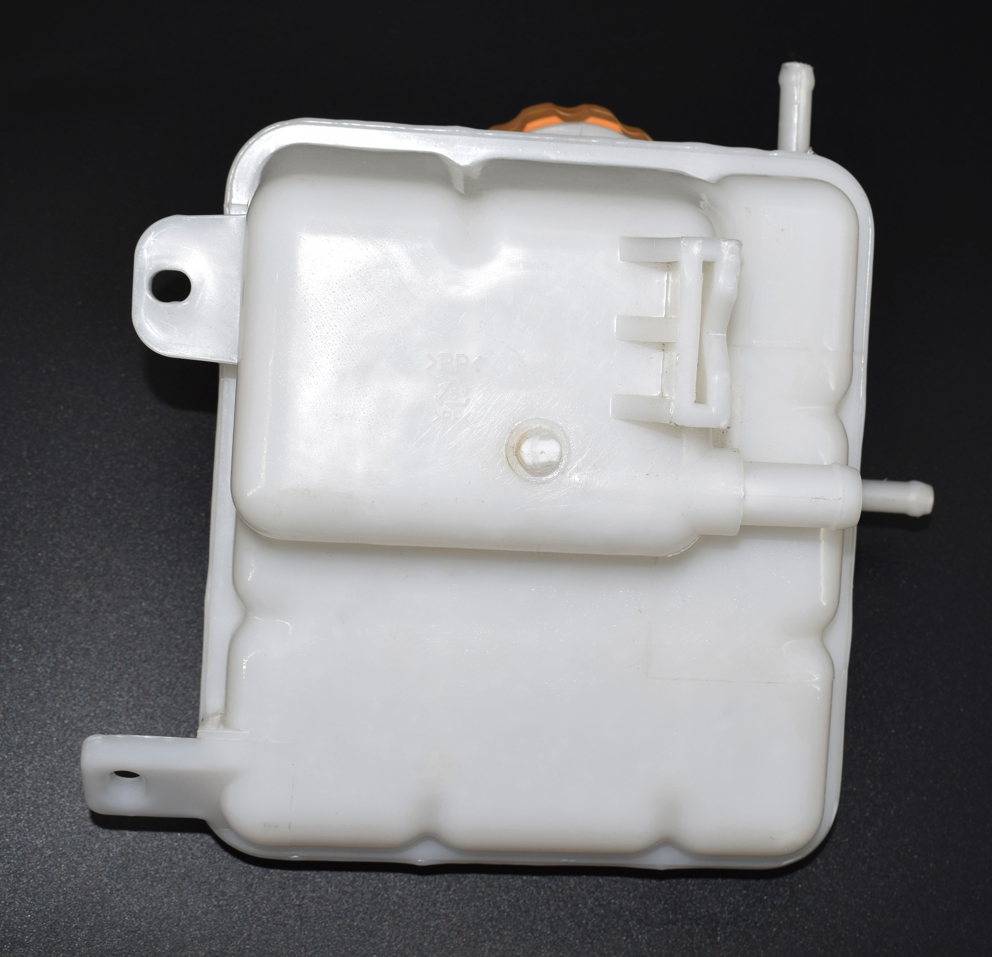 Bình nước phụ Spark - hàng xịn có nắp