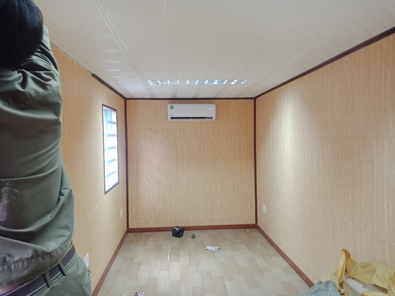(Bộ 10 Tấm) HCM Sỉ XỐP DÁN TƯỜNG VÂN GỖ GIÁ RẺ - Sẵn Keo
