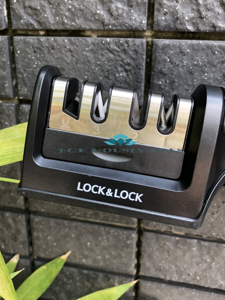 Dụng cụ mài dao kéo 4 rãnh Lock&Lock CKK114