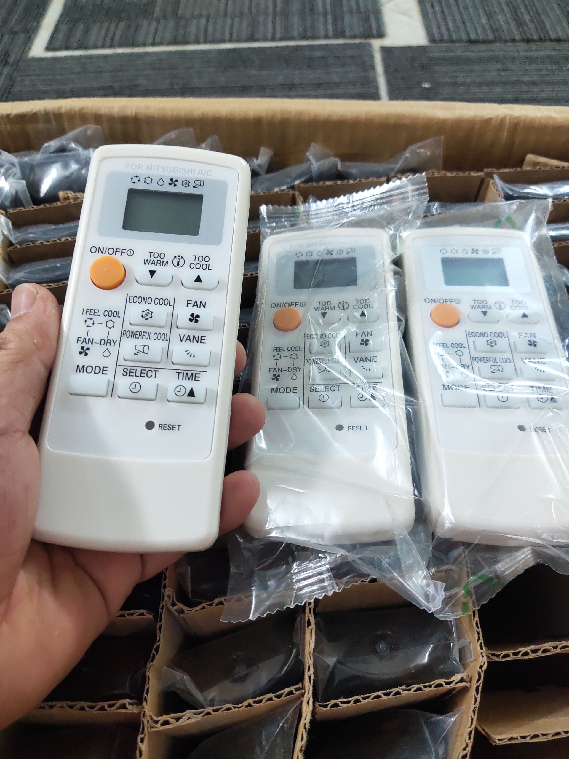 Remote Máy Lạnh Mitsubishi Inverter MP08B ( Mặt Trắng)_Bảo Hành Đổi Mới