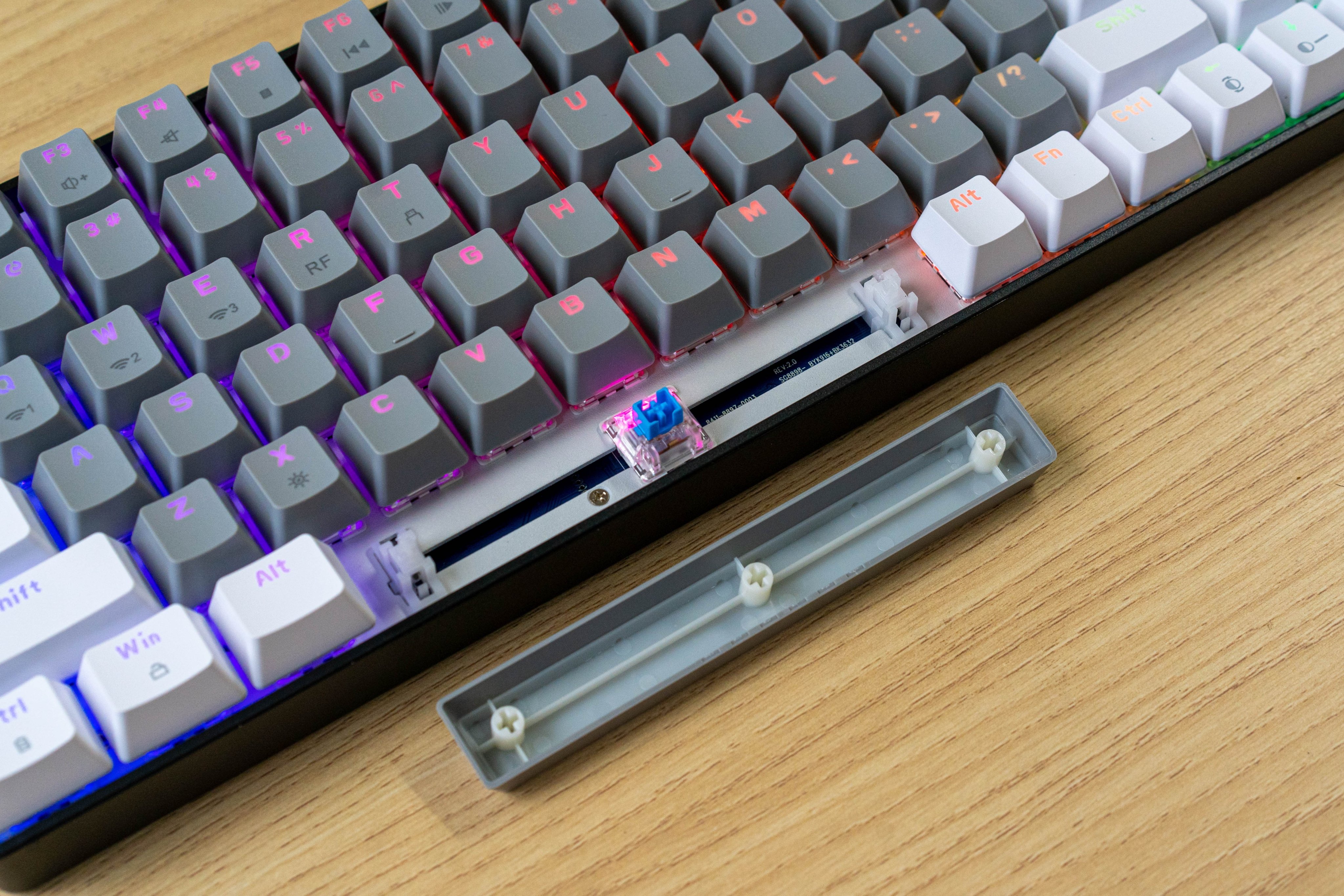 Bàn phím cơ chơi game E-Dra EK384 Triple Mode - Alpha led RGB
