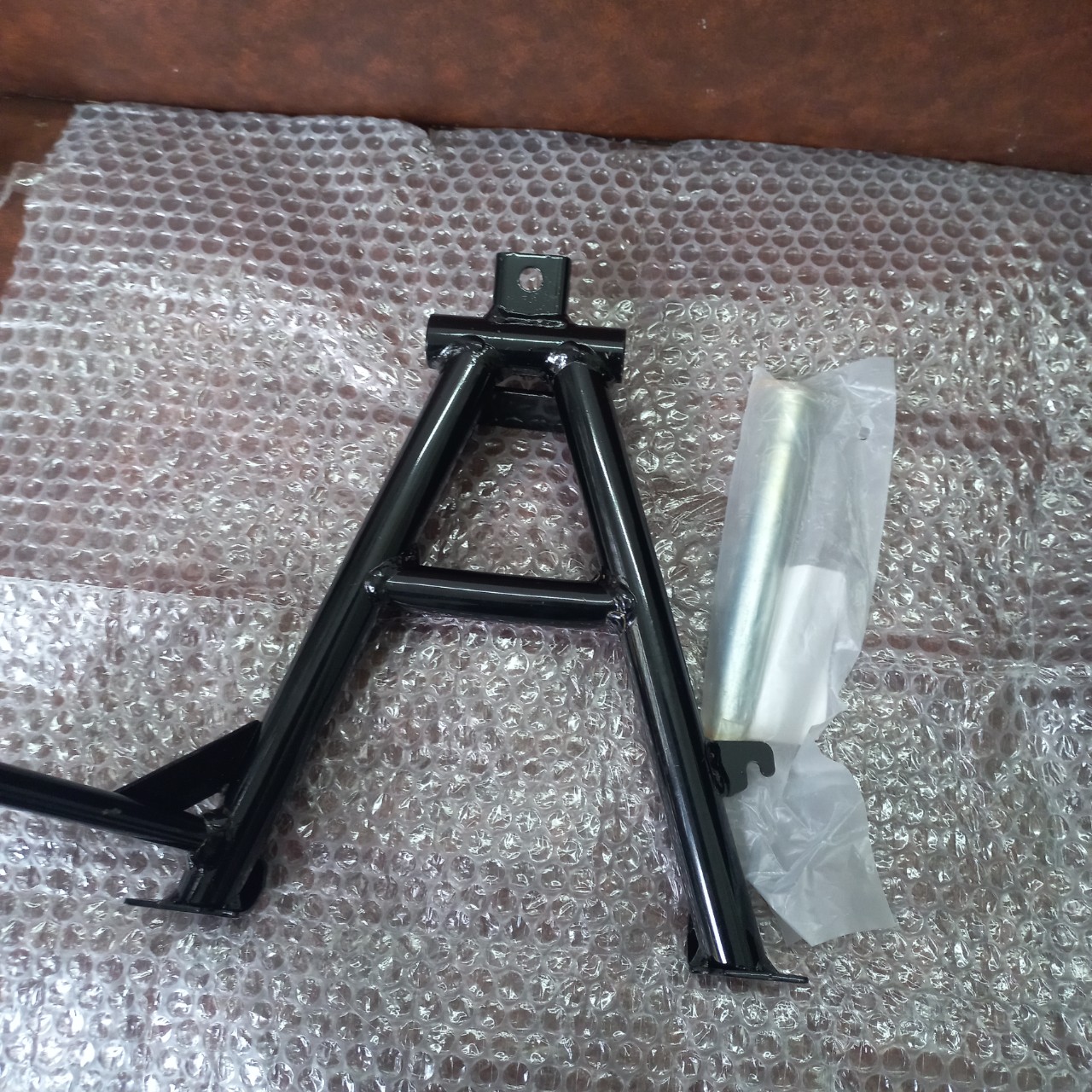 Chống đứng Wave A , S , Rs , Rsx 100 ( Tặng Kèm Cốt Chống Đứng ) Chinh Hãng