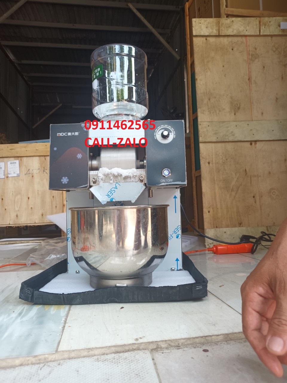 95 kg/h bingsu ice cream machine-commercial snow flake ice machine mini professional snow flake ice machine 220V