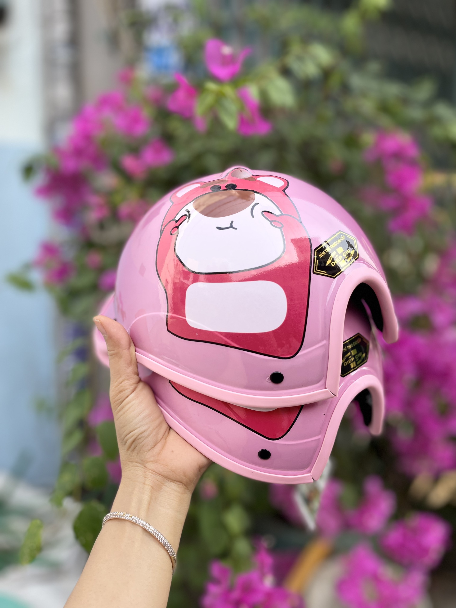 nón kết bảo hiểm gấu dâu siêu cute