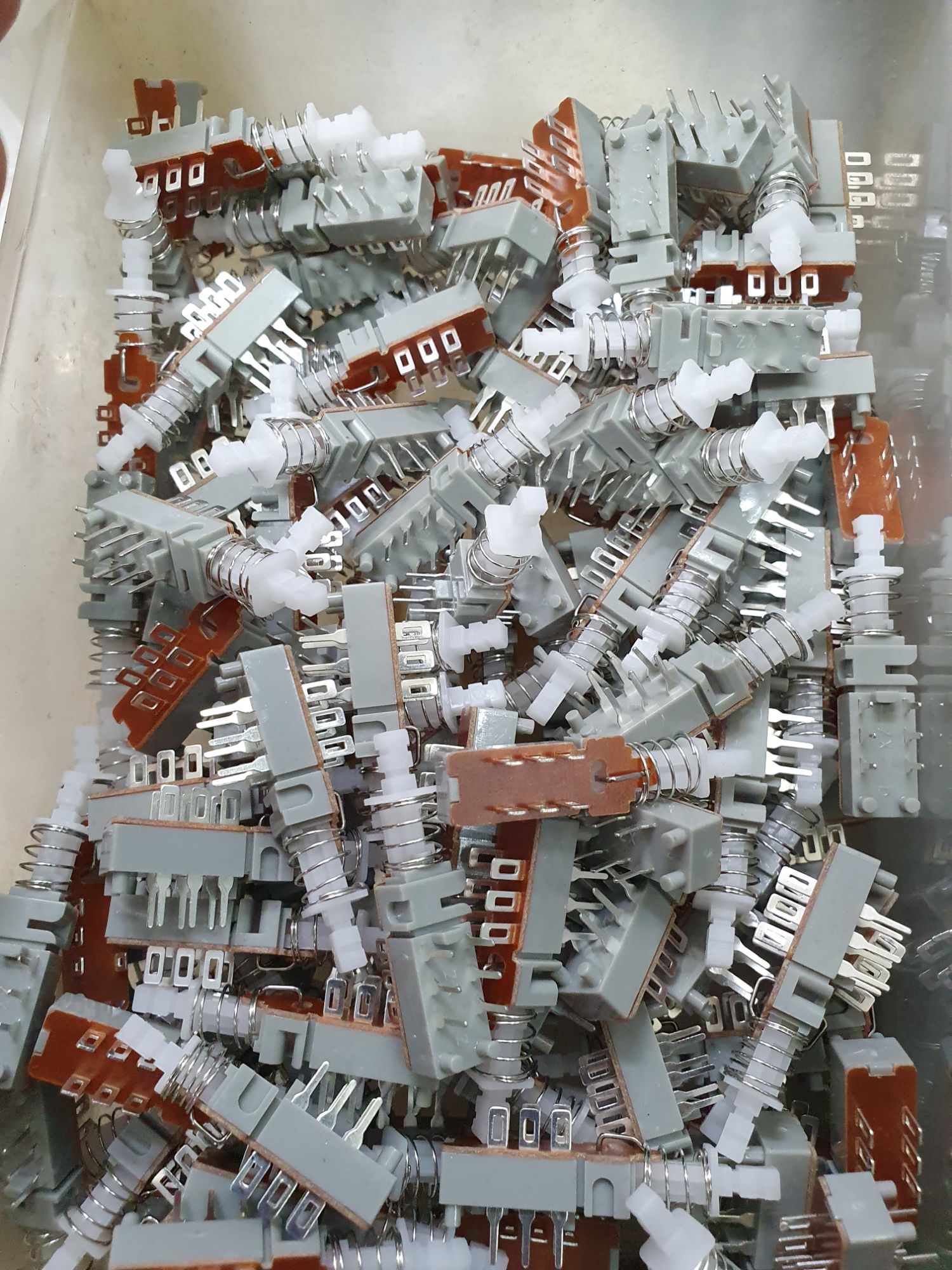 10 công tắc nhấn 6 chân