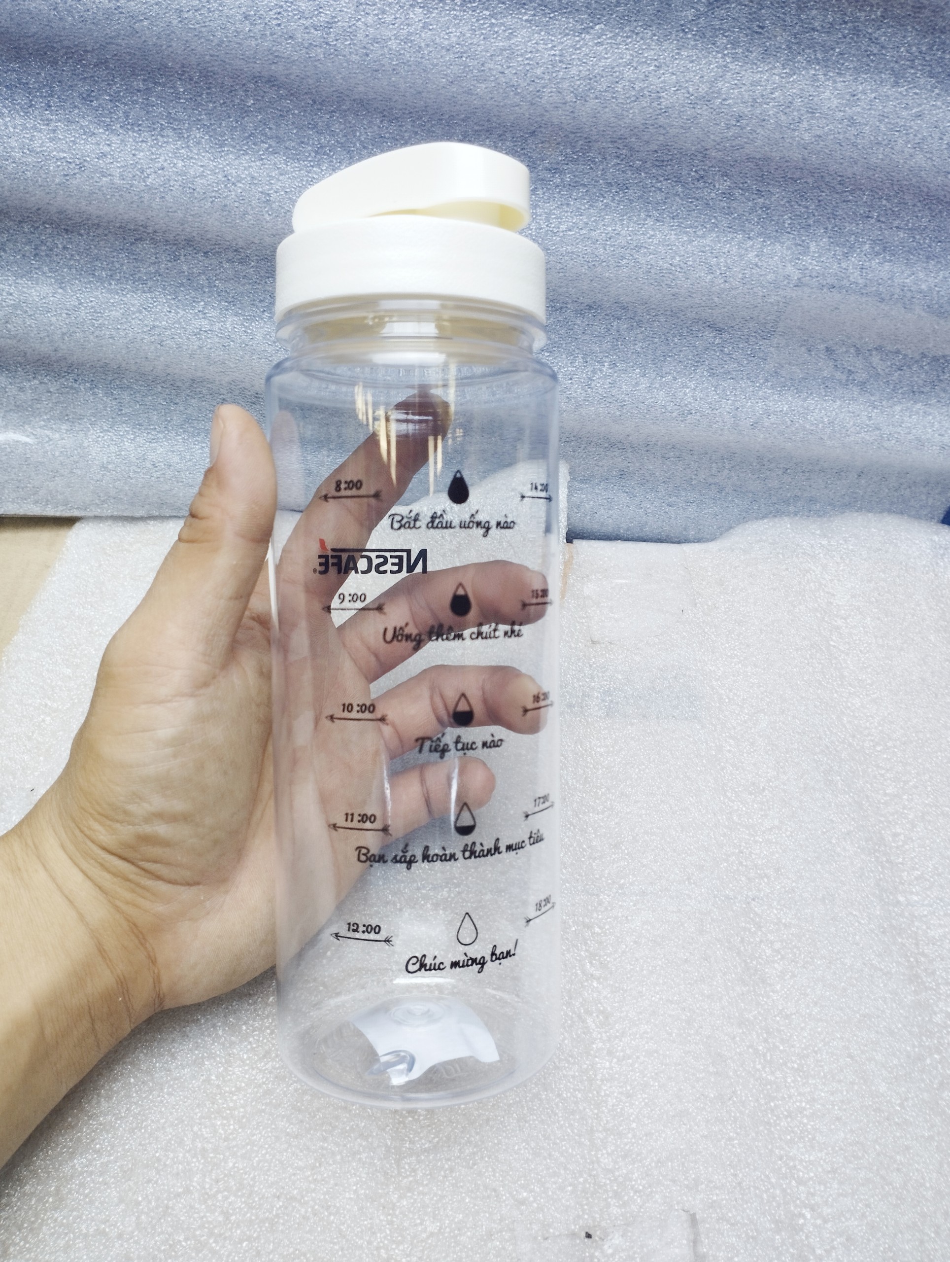 ̣(HCM - xả kho) Bình nước matsu 700ml có vạch chia ( k.mãi Nescafe)