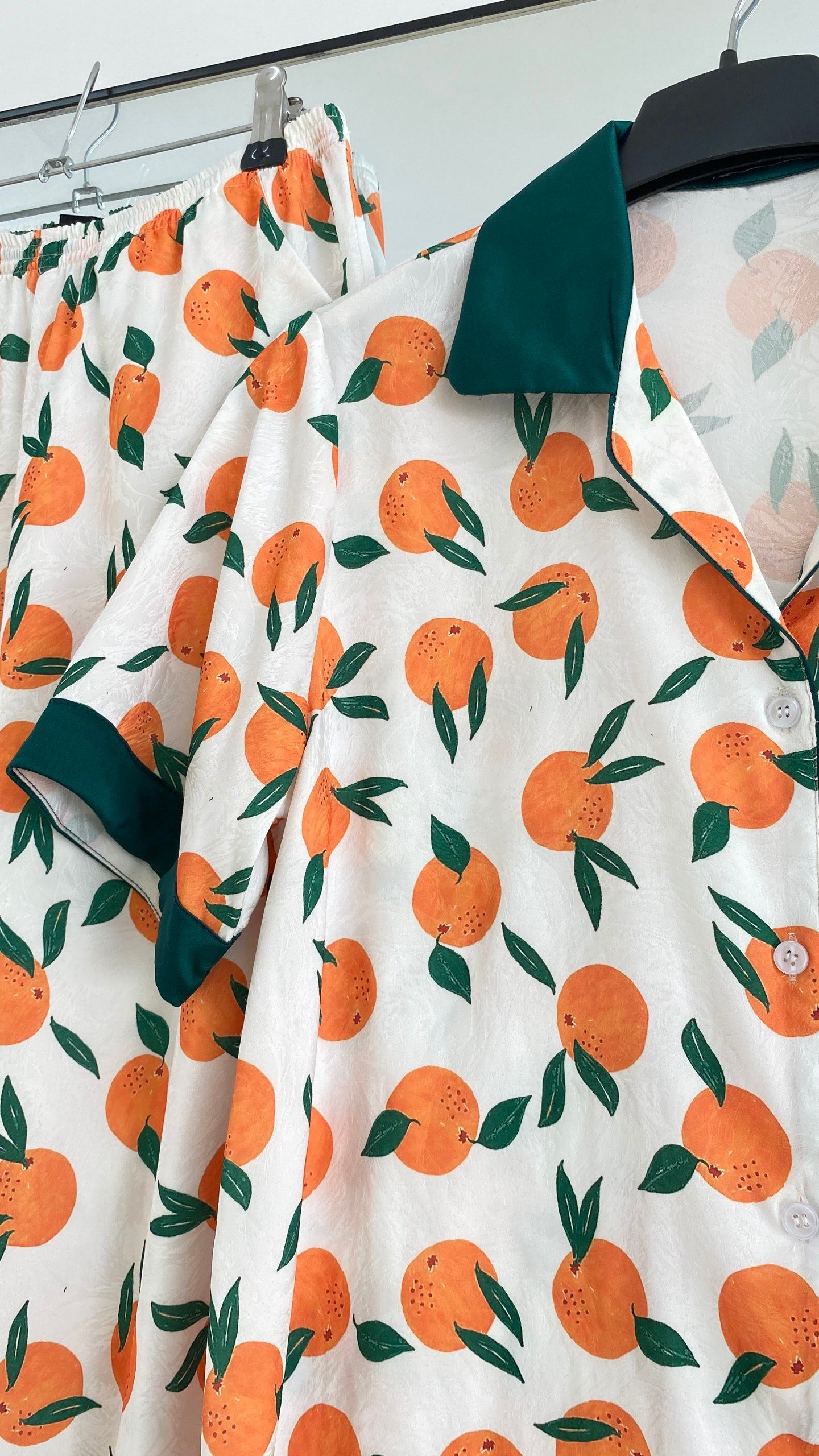 VIBES Pijama ngắn cổ V chất đũi hàn Vie Py Set, bộ ngủ mặc nhà phom rộng thoải mái, kín đáo