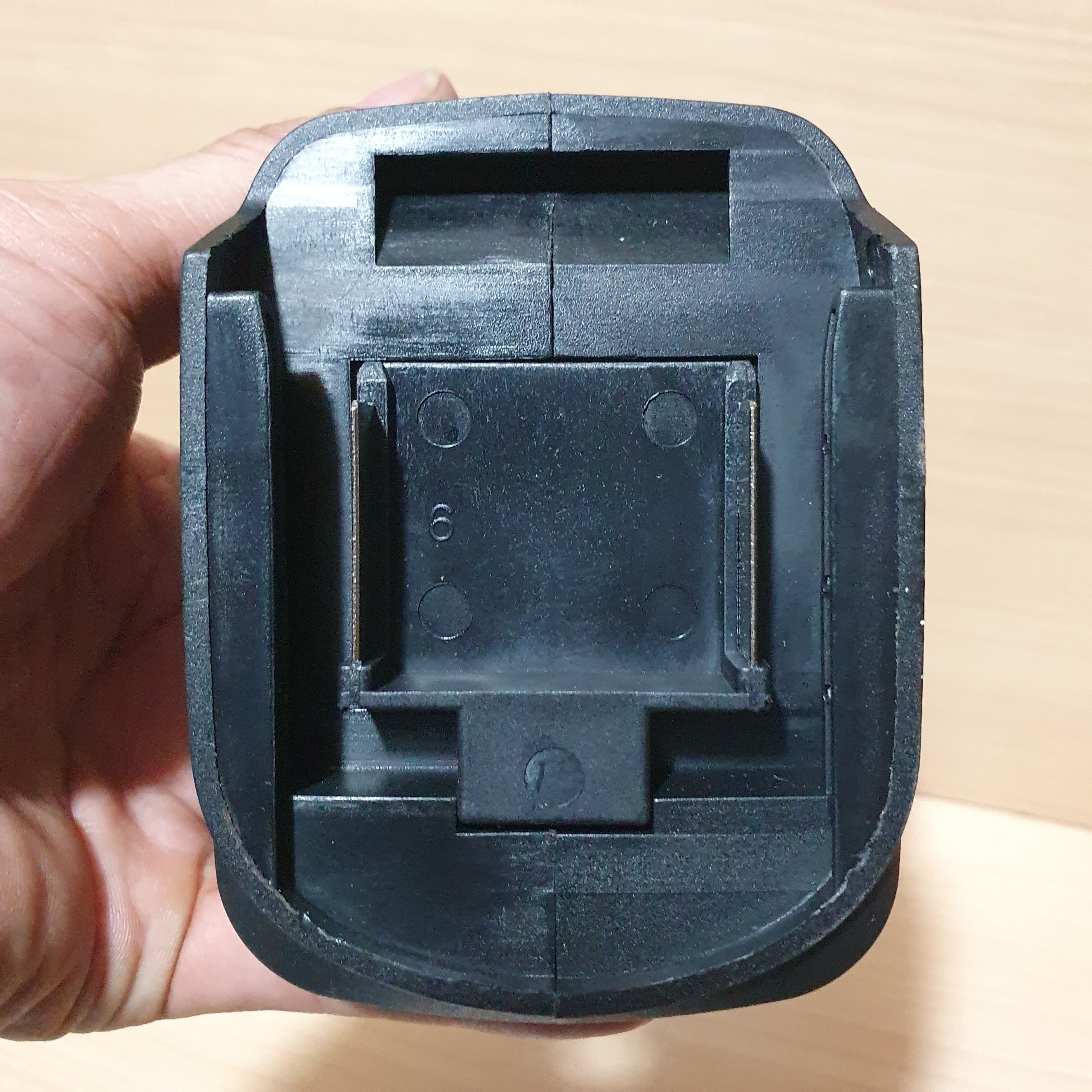 Thân Đèn pha LED sử dụng Pin chung chân Pin Phổ Thông