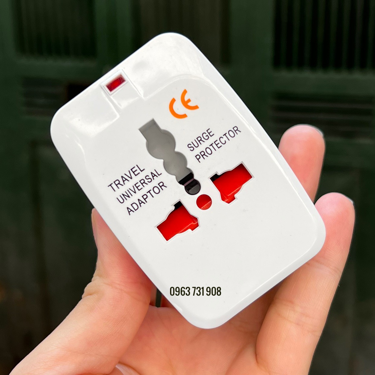 Ổ cắm du lịch đa năng