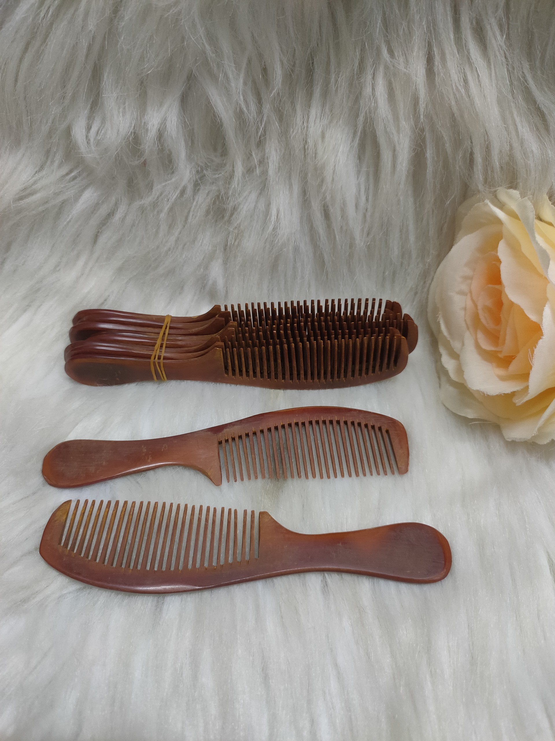 Lược chảy tóc Sừng mini có cán màu nâu đậm