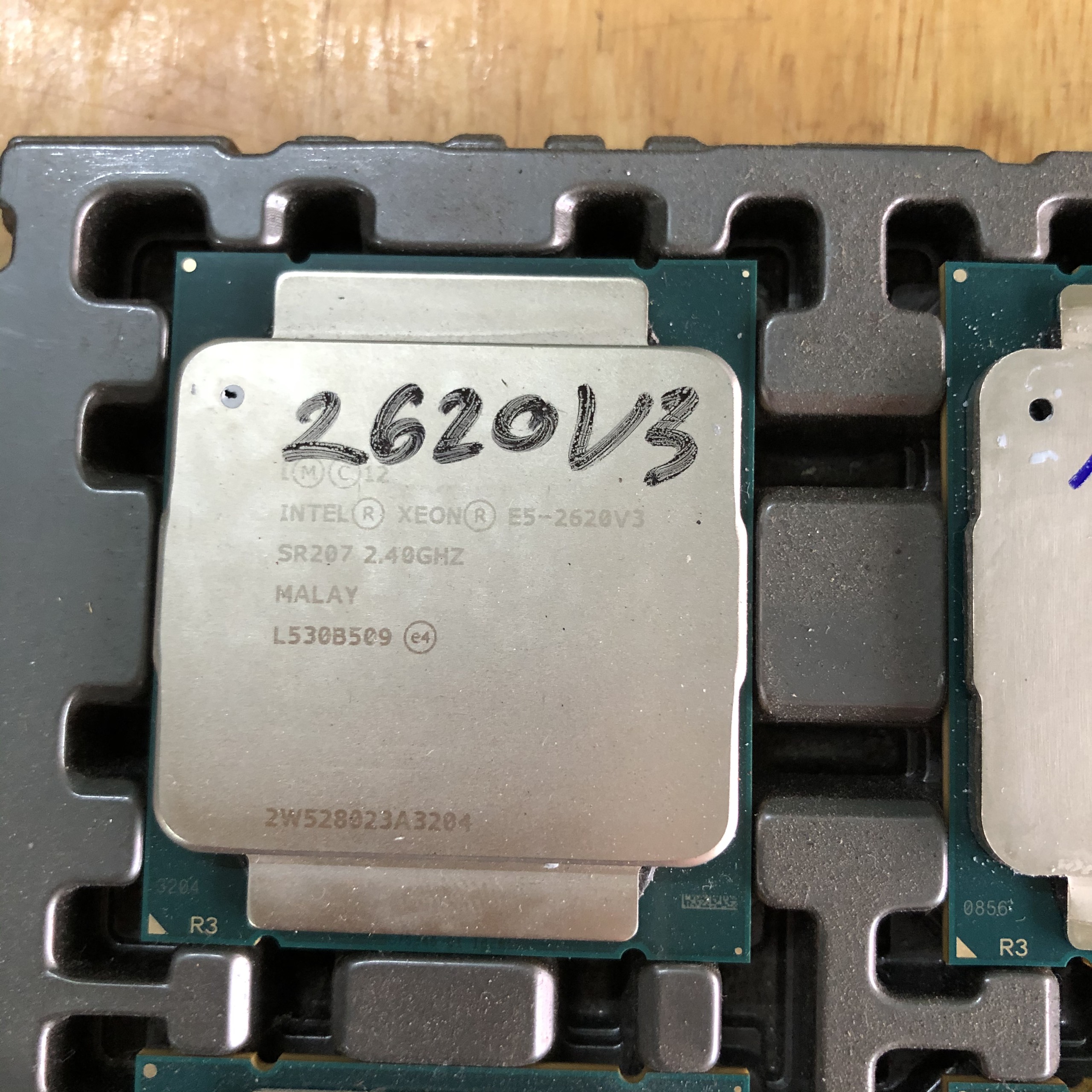 CPU INTEL XEON E5 2620V3 SK 2011-3 2.4GHZ 6 NHÂN 12 LUỒNG (BẢO HÀNH 36T)