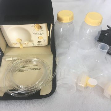 Bình trữ  sữa medela 150ml in nổi cổ hẹp (giá 1 bình).