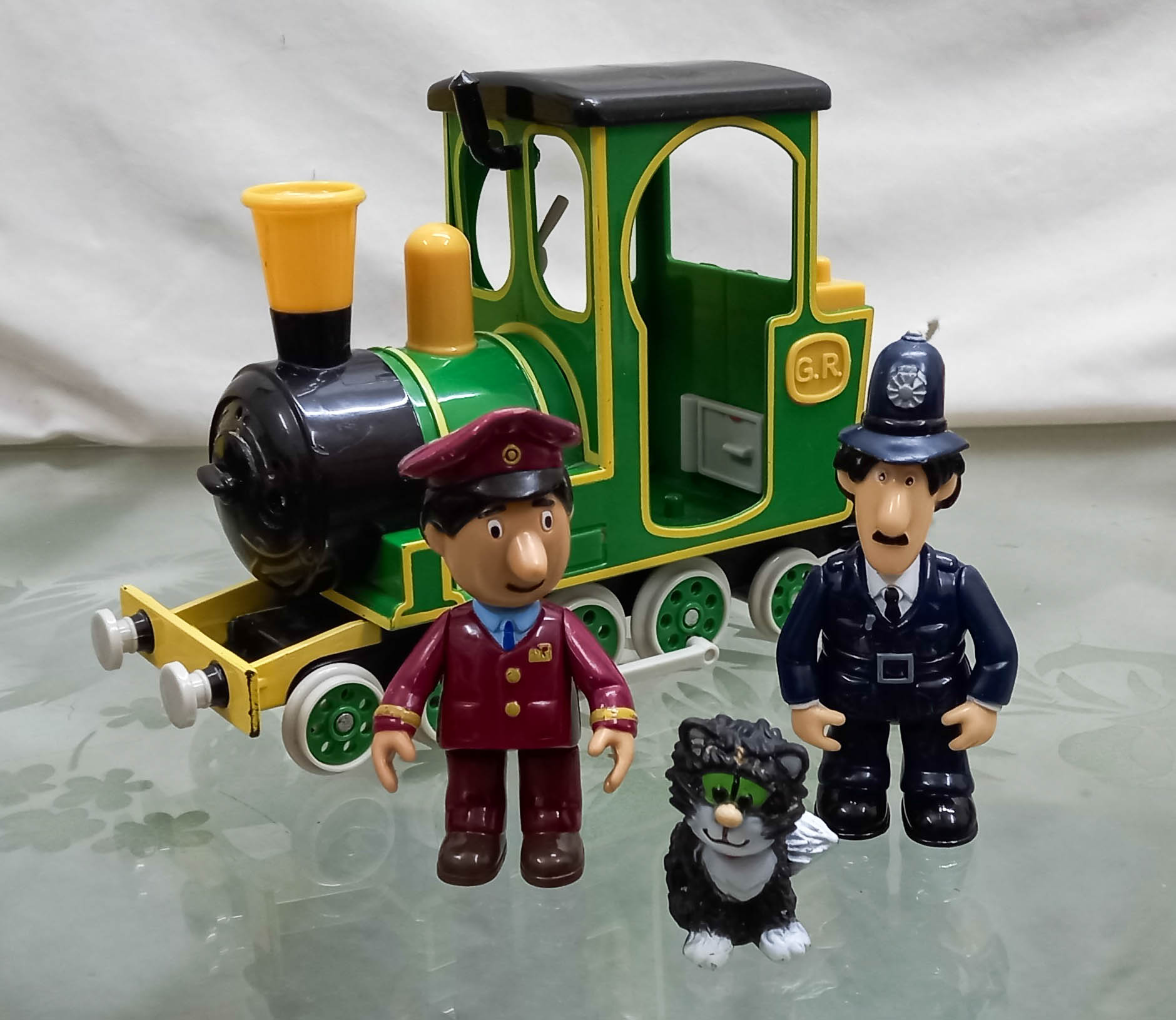 Postman pat best sale train b&m