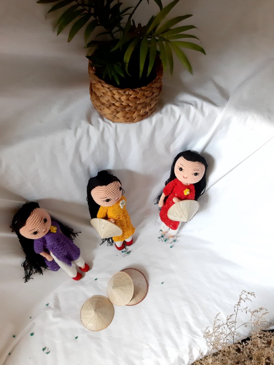 Búp Bê Áo Dài Đan Bằng Len-Phụ Kiện Studio (búp bê tóc dài)