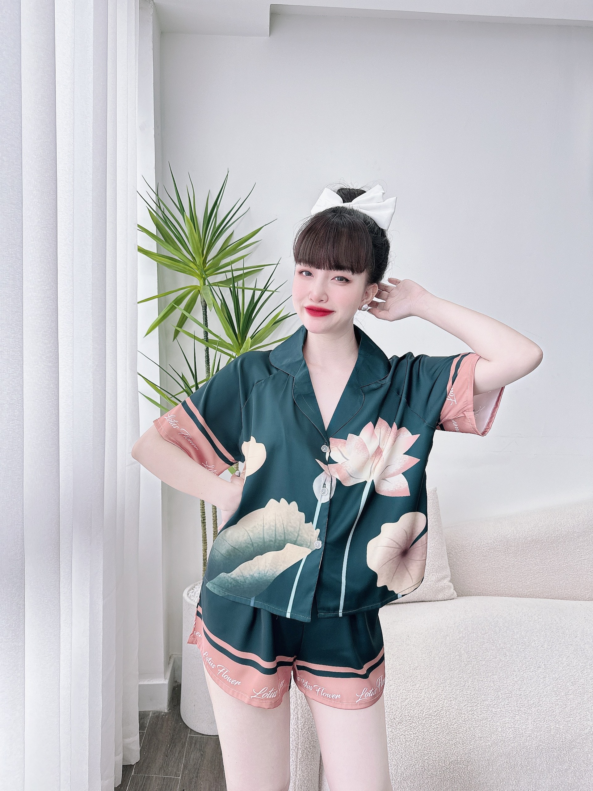 Bộ lụa đùi in họa tiết sang trọng