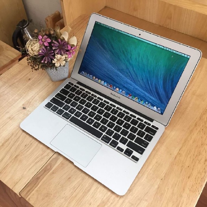 Macbook air 2011 Core i5 2467M Ram 2GB SSD 64GB 11.6inch