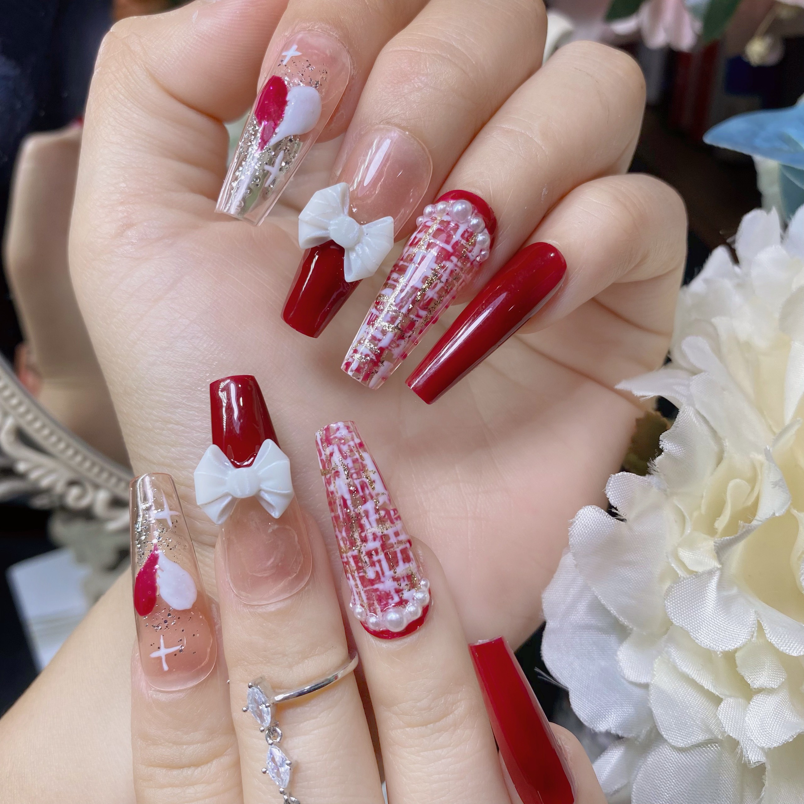 nailbox, móng tay giả thiết kế màu đỏ gắn nơ