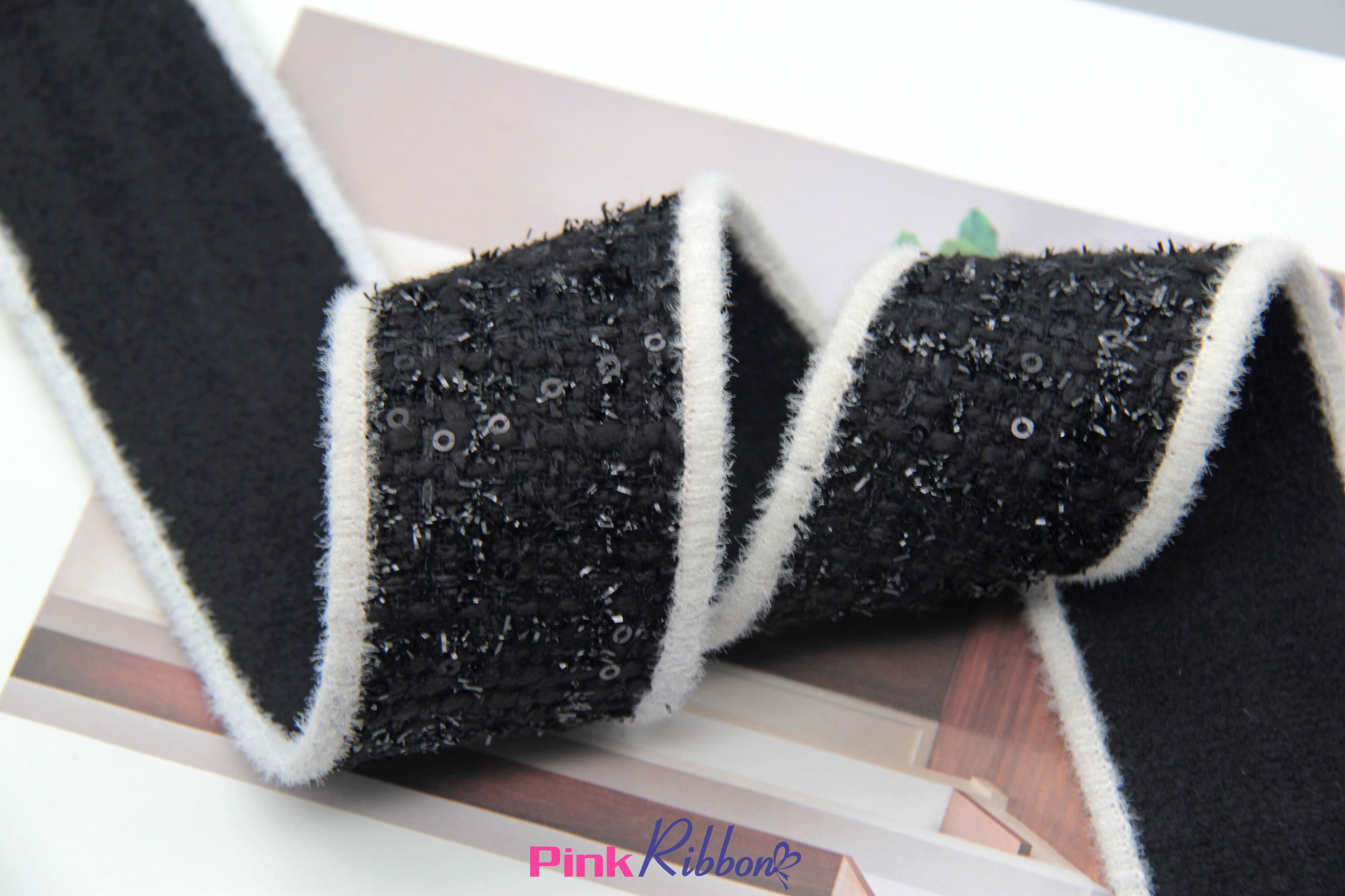 RB dạ tweed đính kim sa viền len 5cm