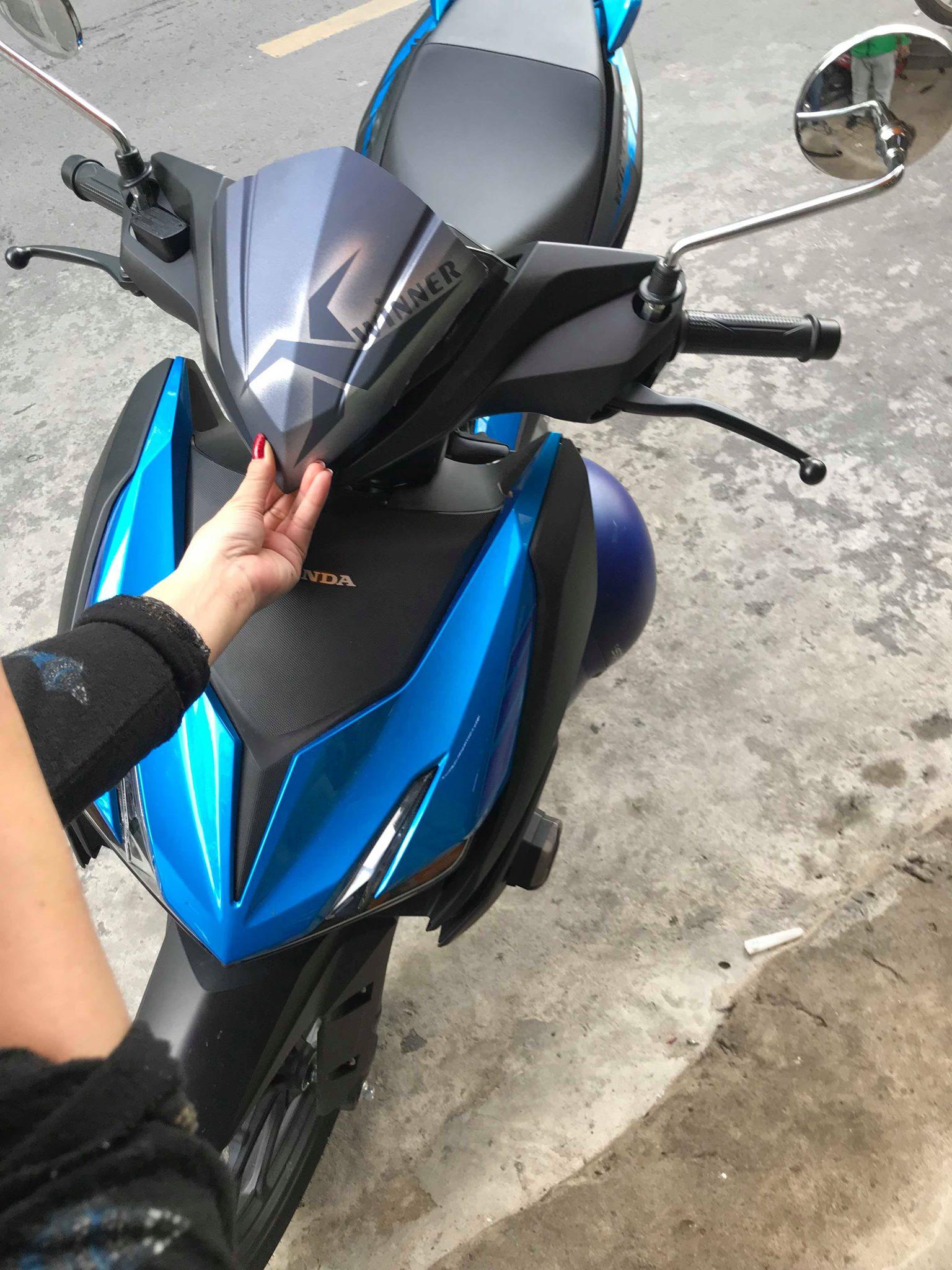 Ốp đầu winner x sơn 3d ( mọi xe )