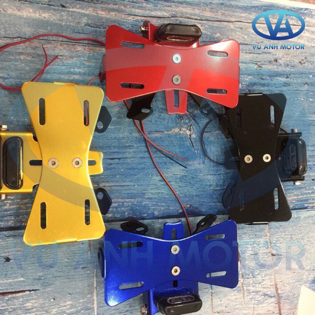 Pát biển số xe ex150/ ex155/wpát biển số xe ex150/ ex155/winner/x/v3 gập ra vào có đèn