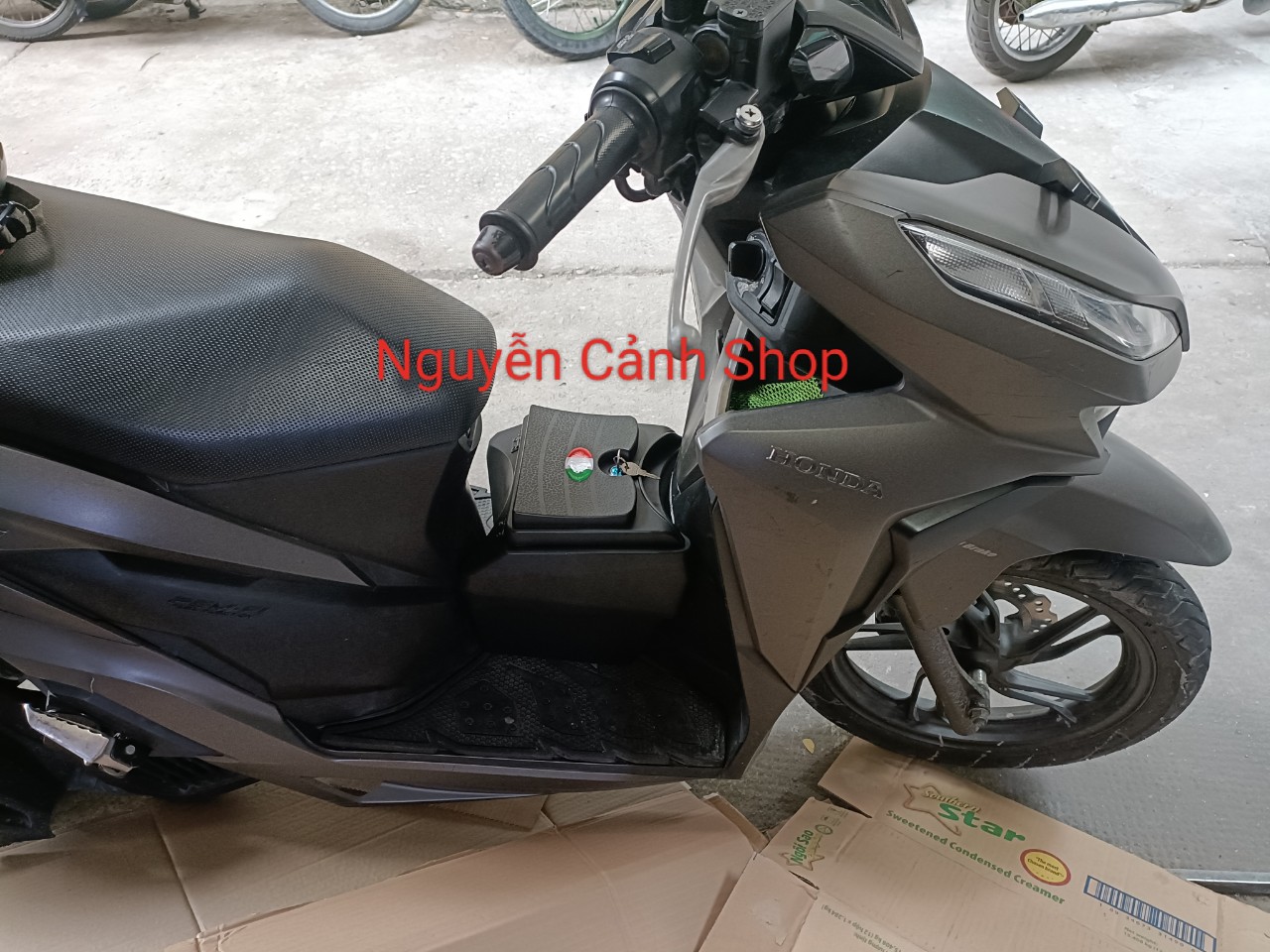 Thùng Giữa Xe Tay Ga,Đựng Đồ Tiện Lợi