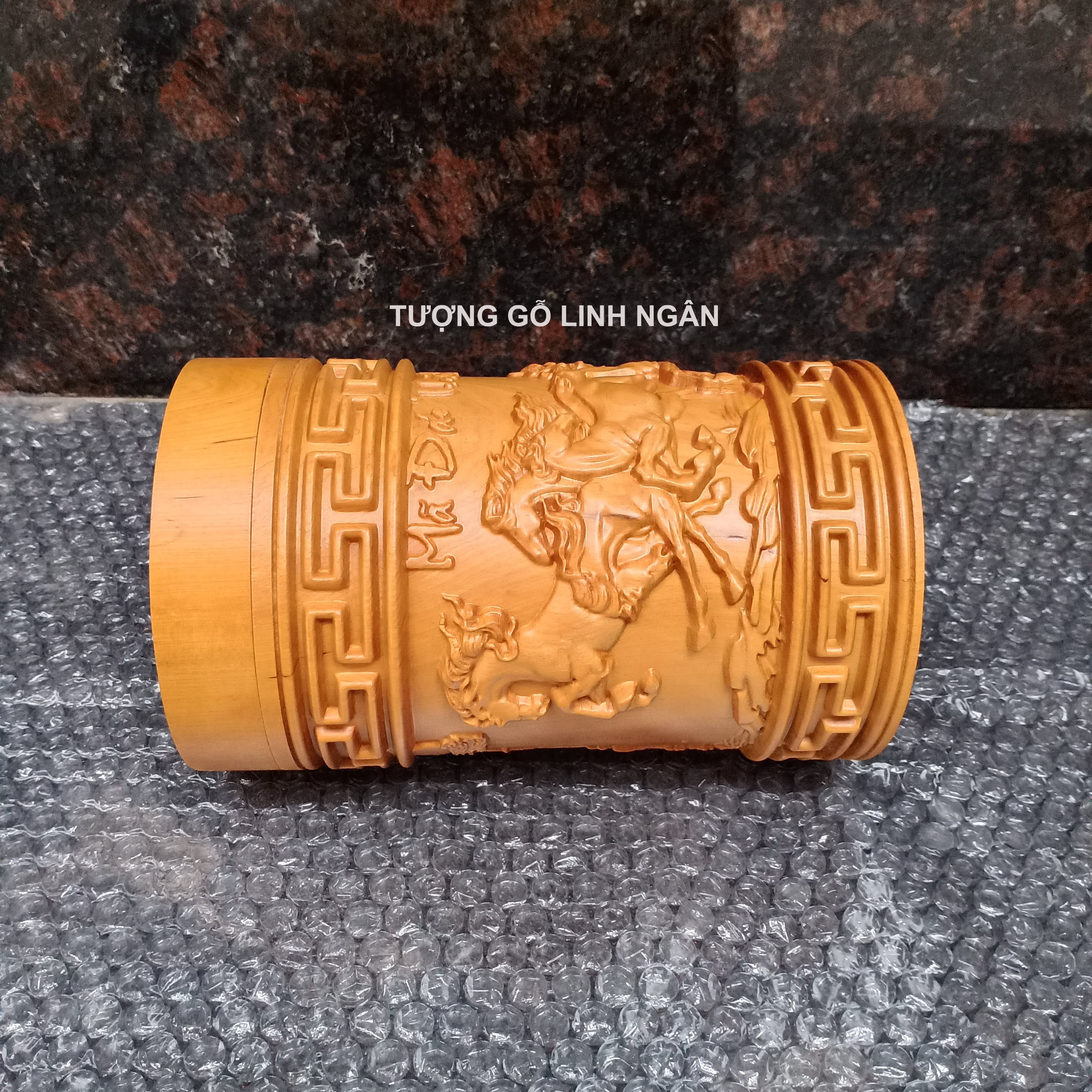 Hộp đựng chè gỗ bách xanh (đục mã đáo thành công)