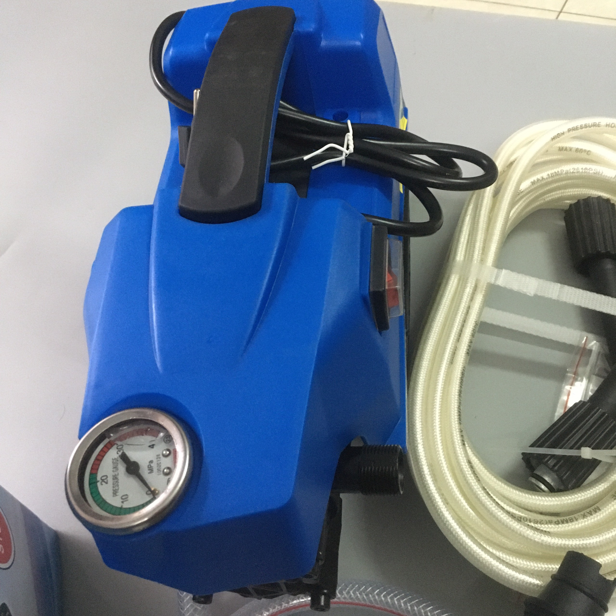 Máy rửa xe SUWON F-18 2000W
