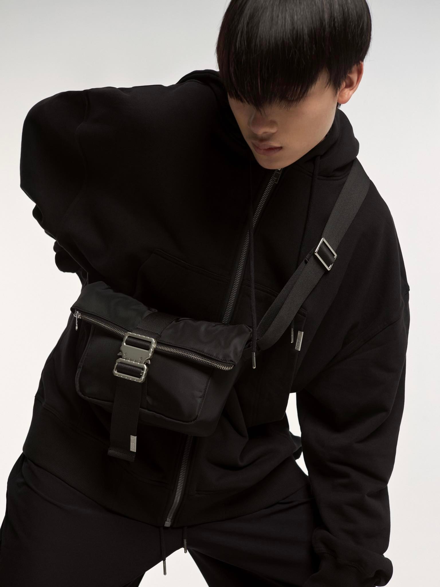 Túi đeo chéo mini HBS Buckle Messenger Bag