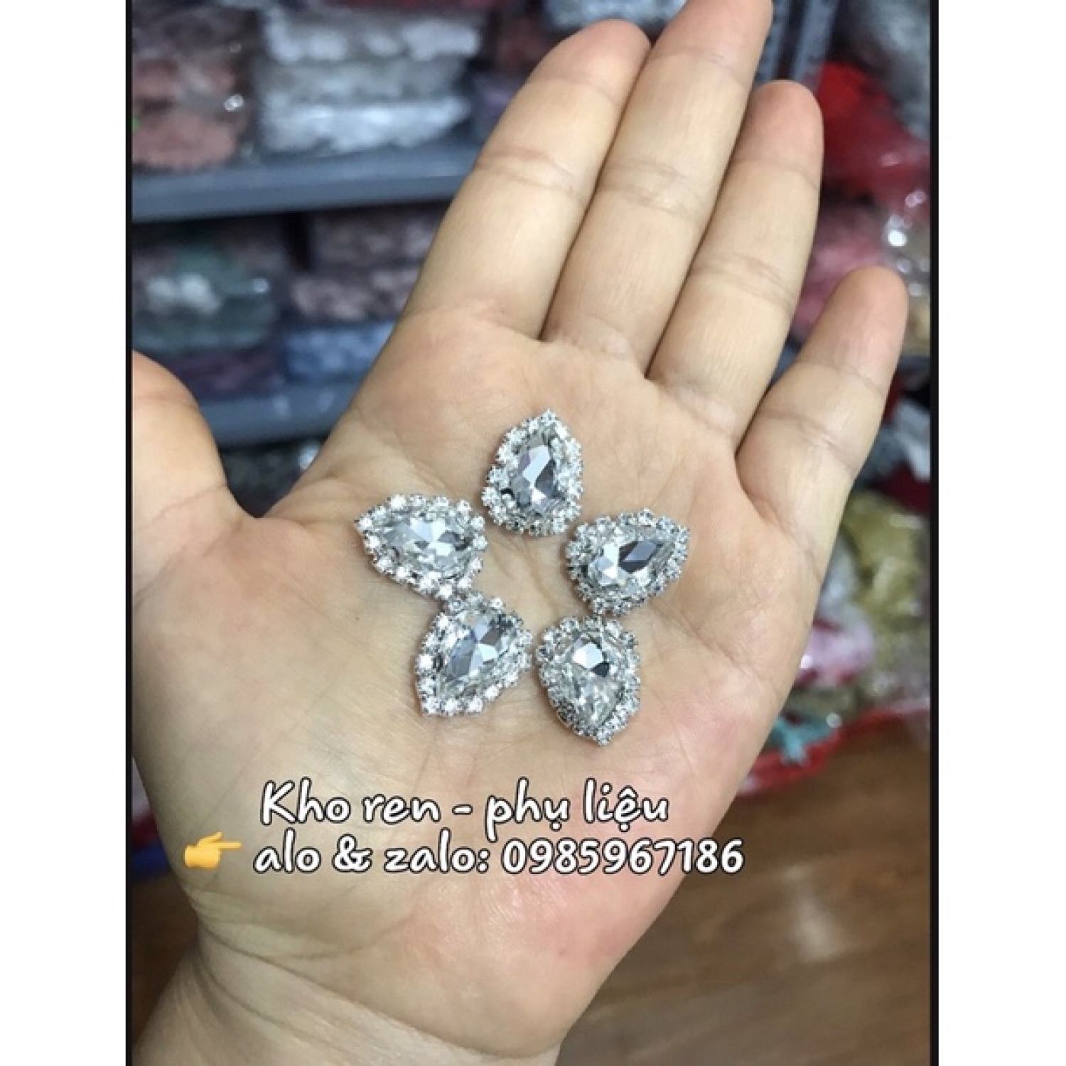 Đá pha lê hình giọt nước