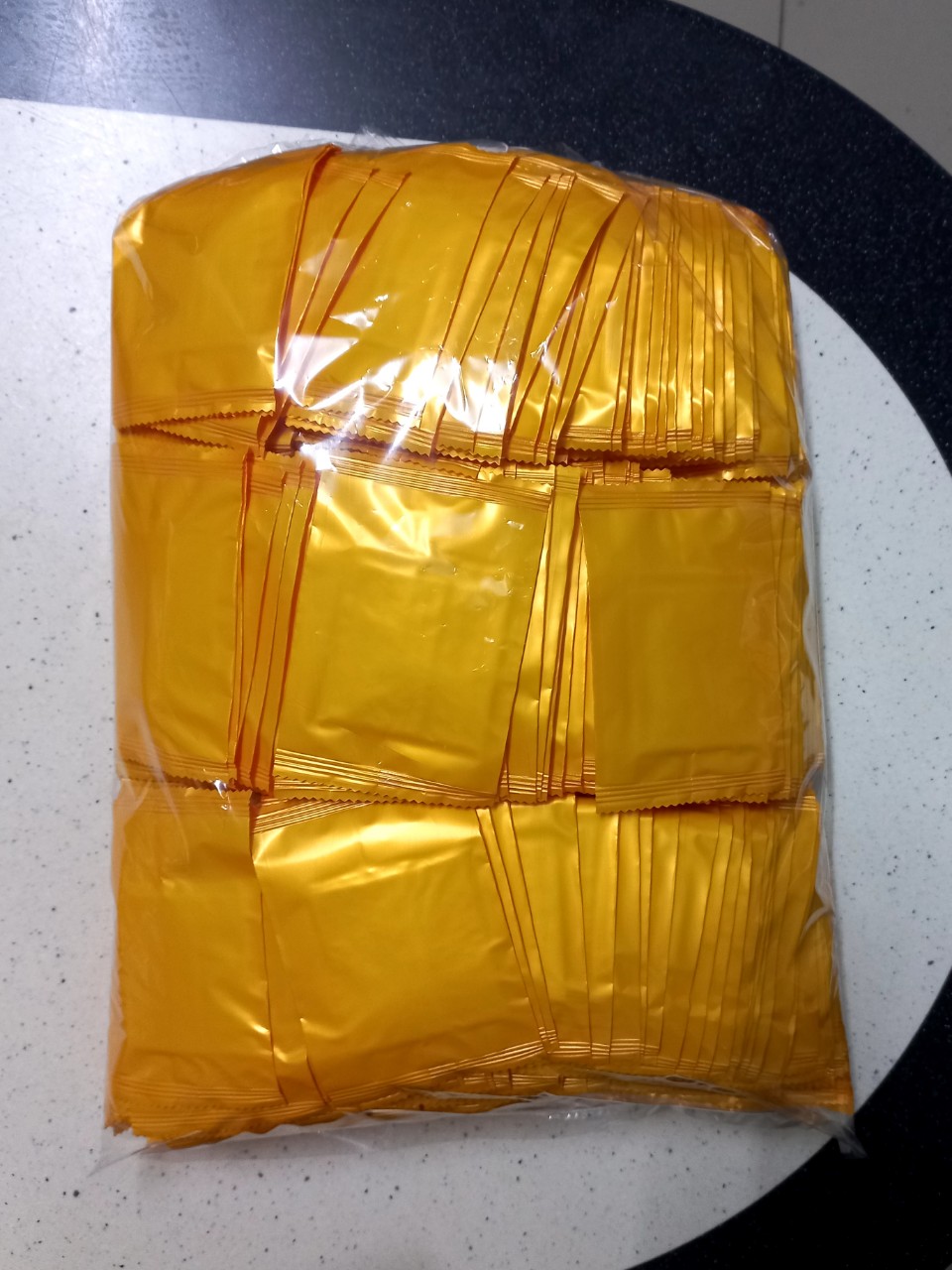 500 cái khăn lạnh, khăn ướt màu vàng