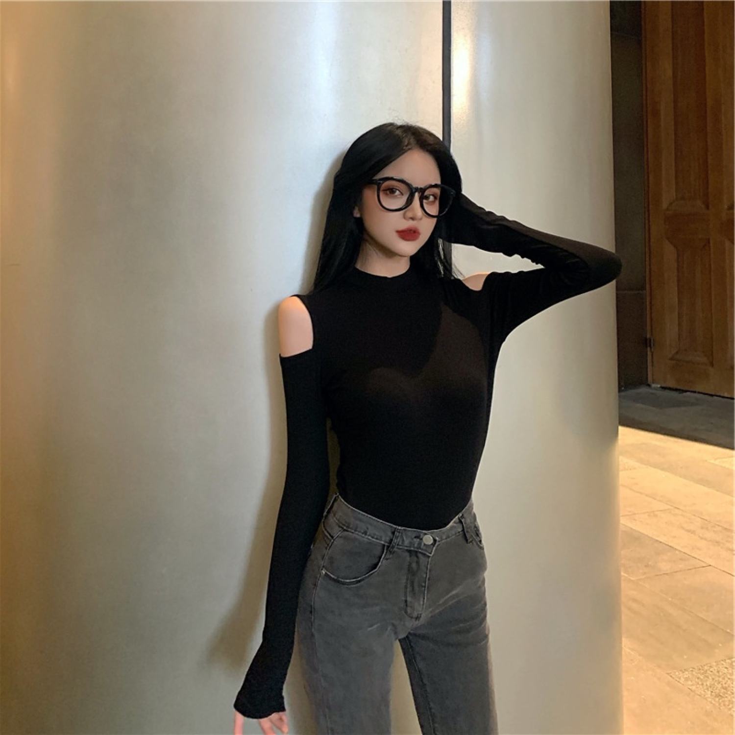 SUA010 Áo thun ôm body cổ lọ khoét vai đen trơn tay dài sexy tôn dáng Áo phông kiểu nữ cao cổ hè thu đông hở 2 vai hot