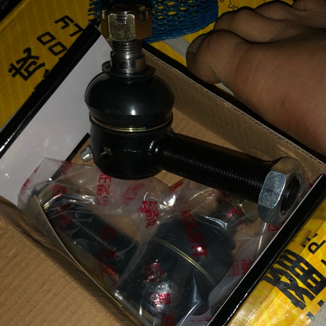 Sản phẩm gia đình làm: 2 quả rô tuyn 1041 chỉnh và không chỉnh lắp xe 2,5 tấn ren 20 côn đo chỗ nhỏ 18