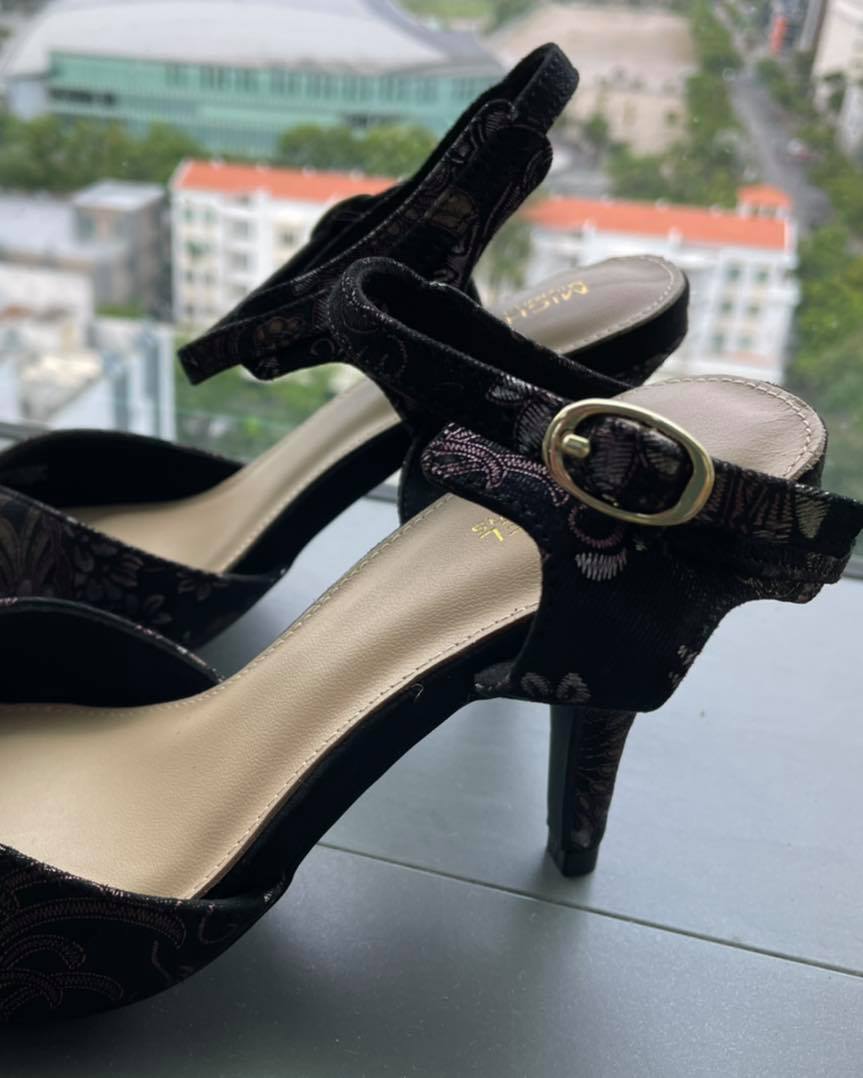 Giày cao gót Michael kors