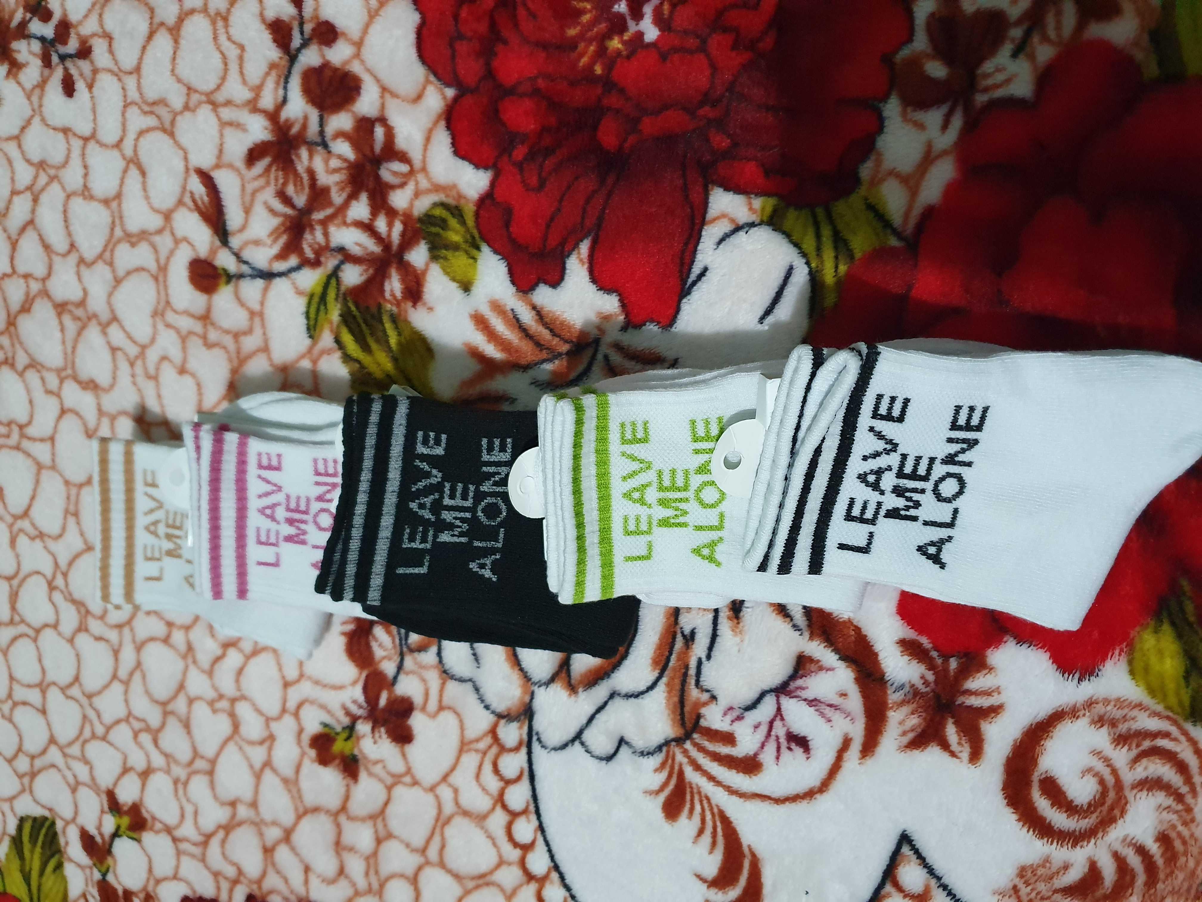 (ảmh thật) Tất vớ chữ leave me alone (1 đôi)