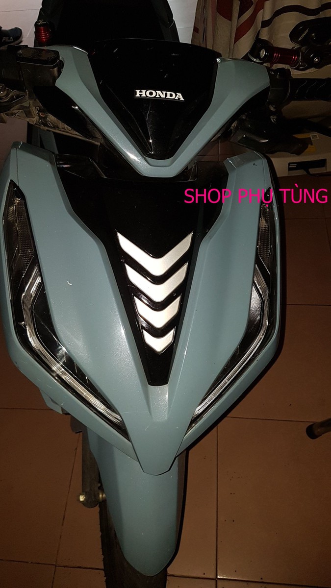Mặt nạ trang trí xe VARIO 150 đời 2018-2024