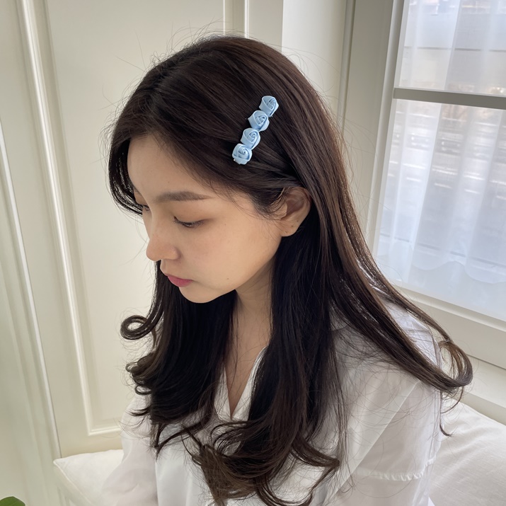 Kẹp tóc mái hoa hồng chất lụa Modleaf Mini rose pin Hàn Quốc ạ