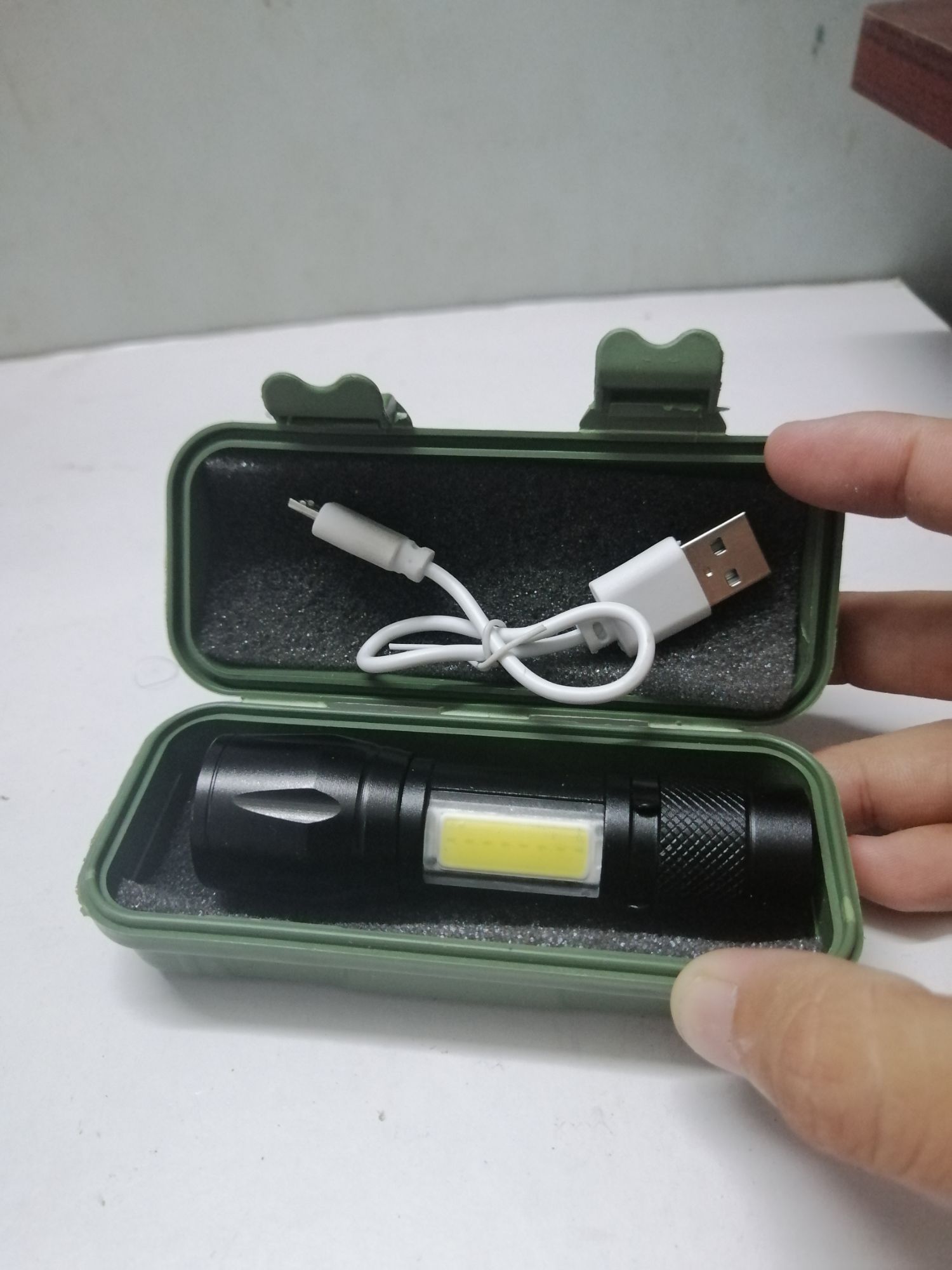 đèn pin siêu sáng mini H352
