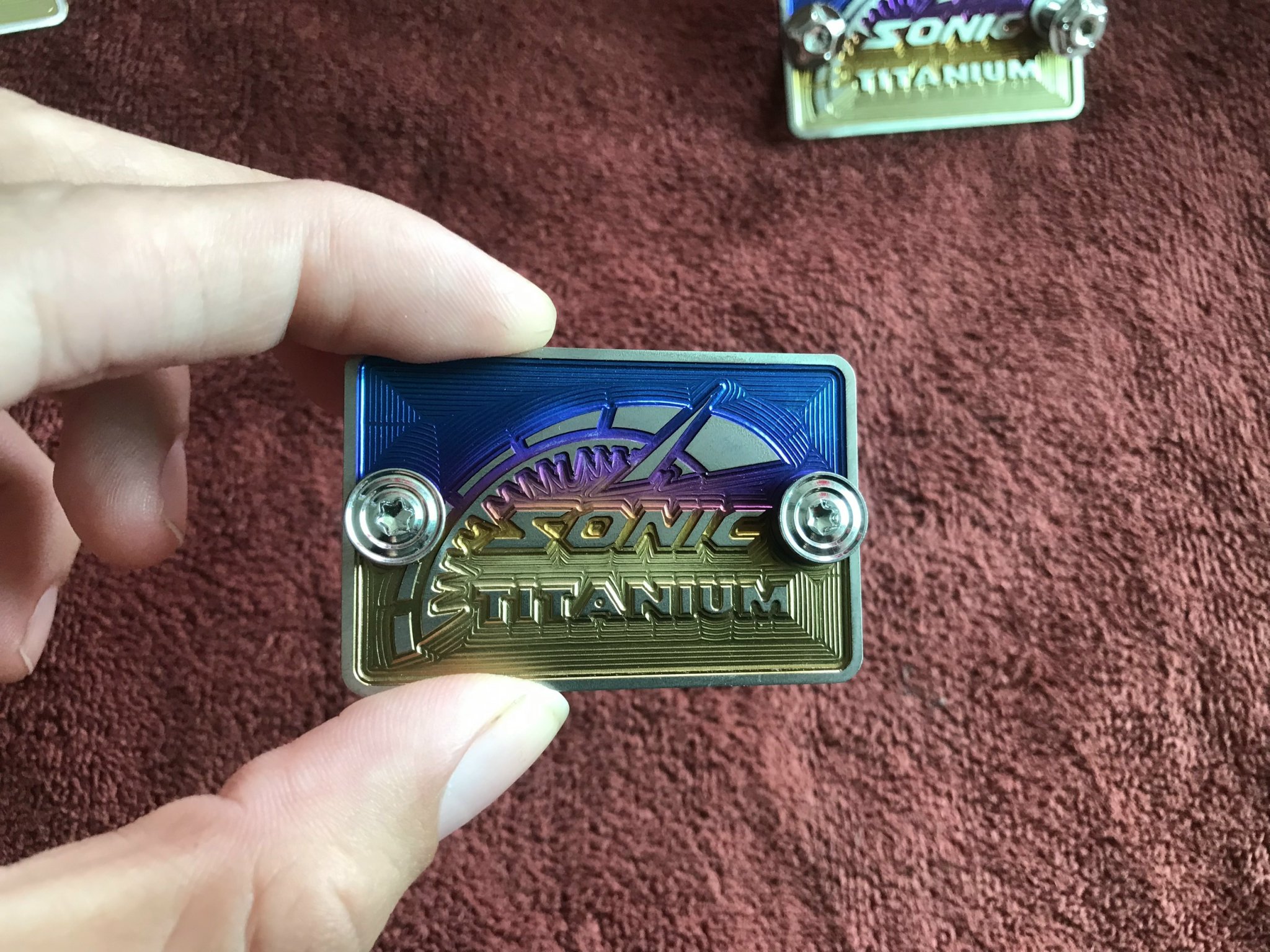 Tem Titan Nắp dầu SONIC