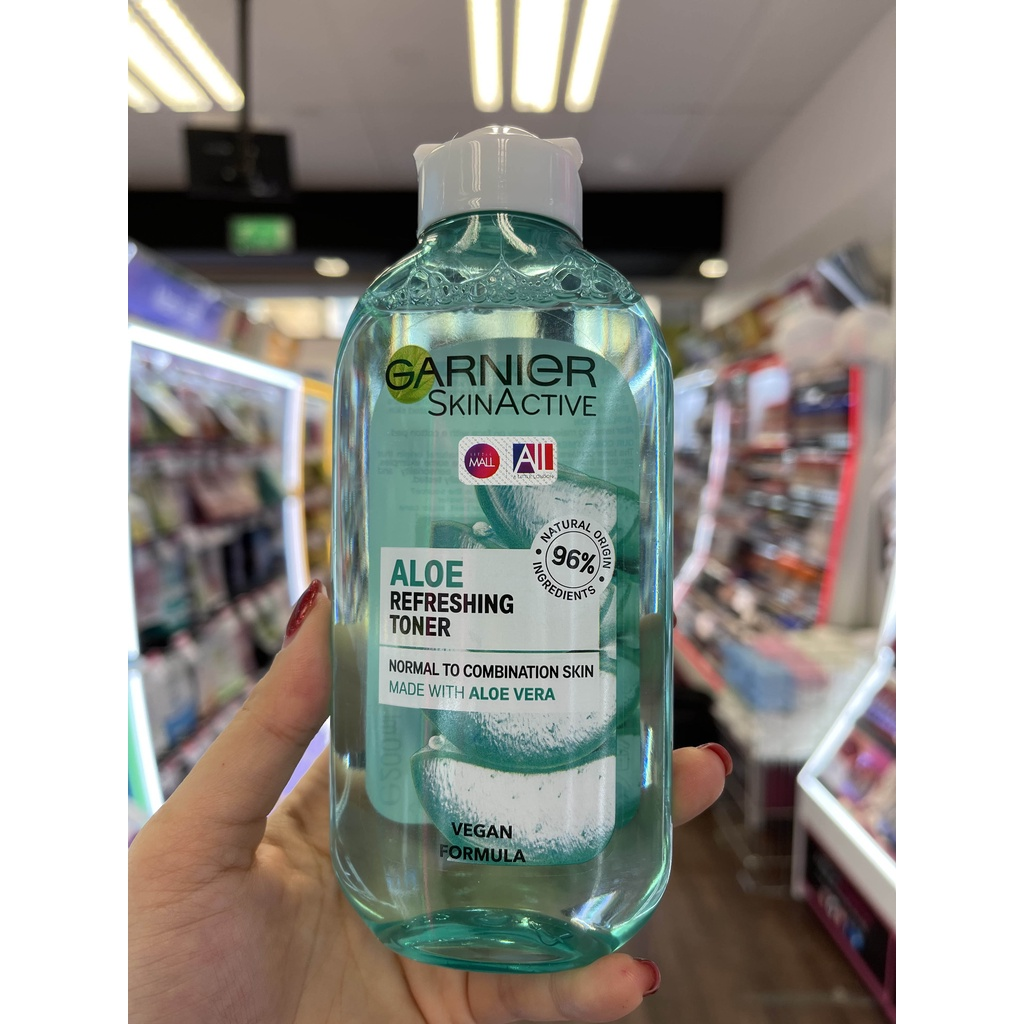 Nước hoa hồng Garnier Refreshing Botanical Toner Aloe Extract - 200ml (Bill Anh)
