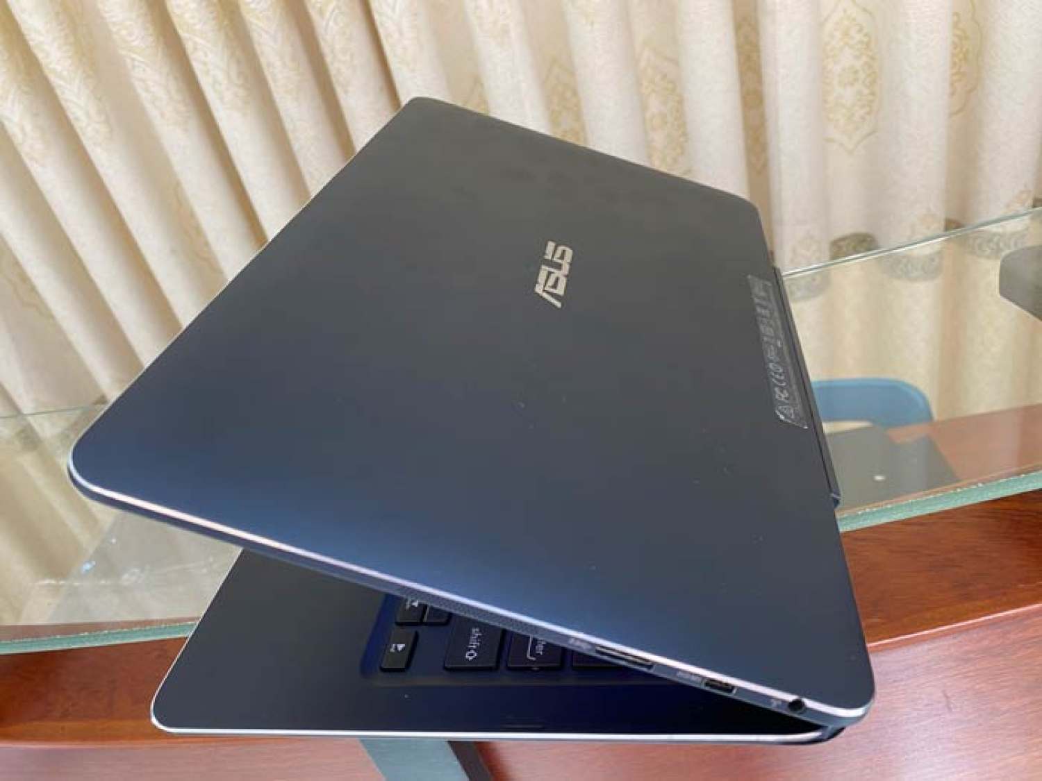 Asus t300chi 2-inch-1 intel core m-5y71/ram 8gb/ssd 128gb/lcd 12.5 full hd cảm ứng tháo rời làm máy tính bảng