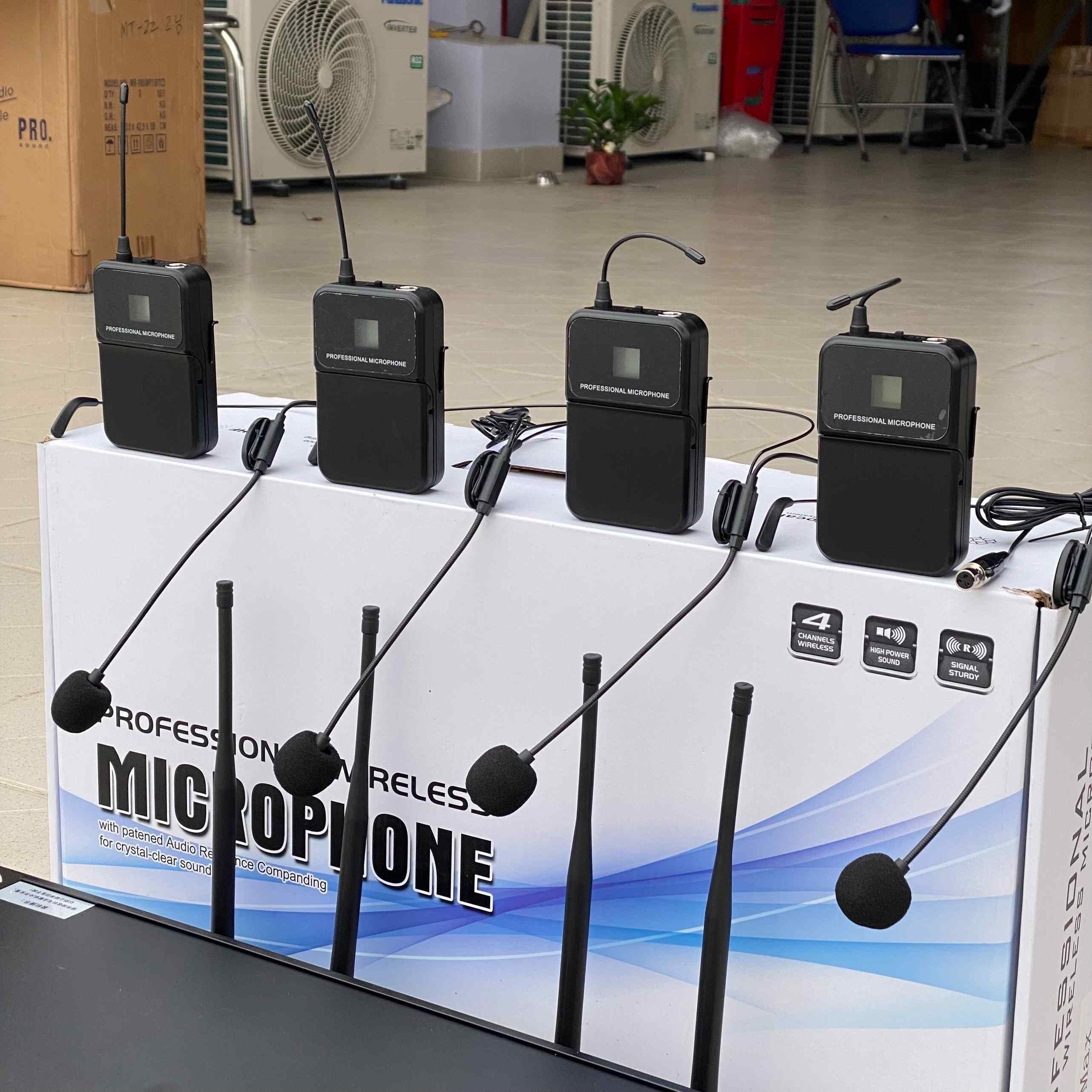 [ Giảm Giá ] Micro Đeo Tai Đầu Thu MTMAX AKM44 PLUS – Kèm 4 Micro Đeo Tai, Khả Năng Thu Phát Đến 120m Bảo Hành 12 Tháng Thiết Kế 4 Kênh Tần Số Độc Lập,  dùng âm thanh sự kiện, trường học.