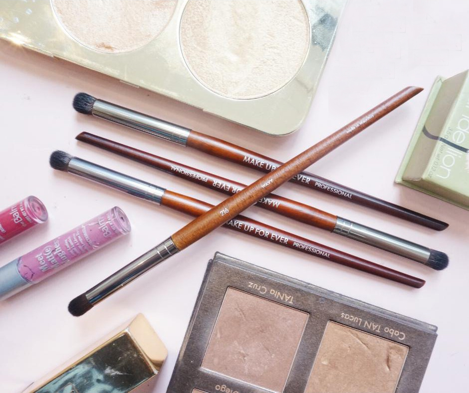 [HCM]Cọ Nhấn Đuôi Và Hốc Mắt Makeup Forever 216