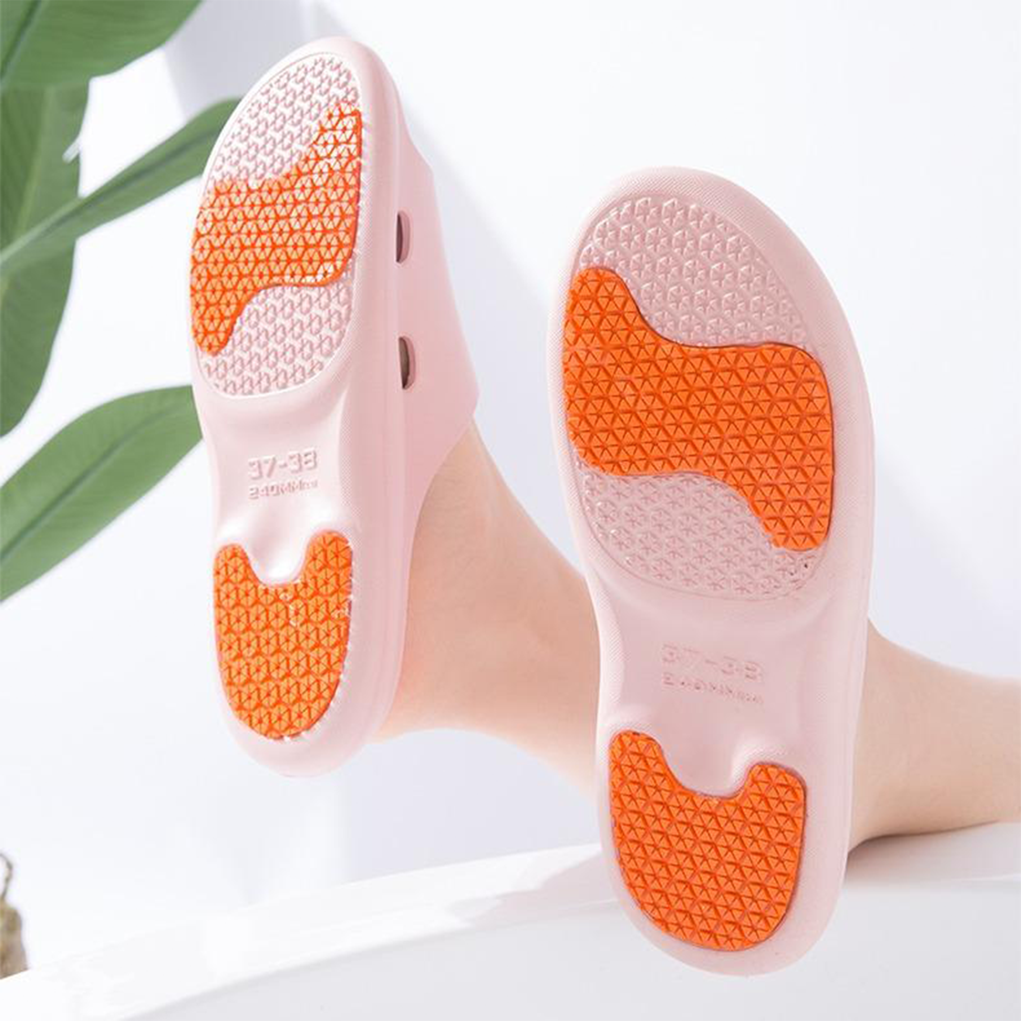 Dép Chống Trơn Trượt Màu Hồng