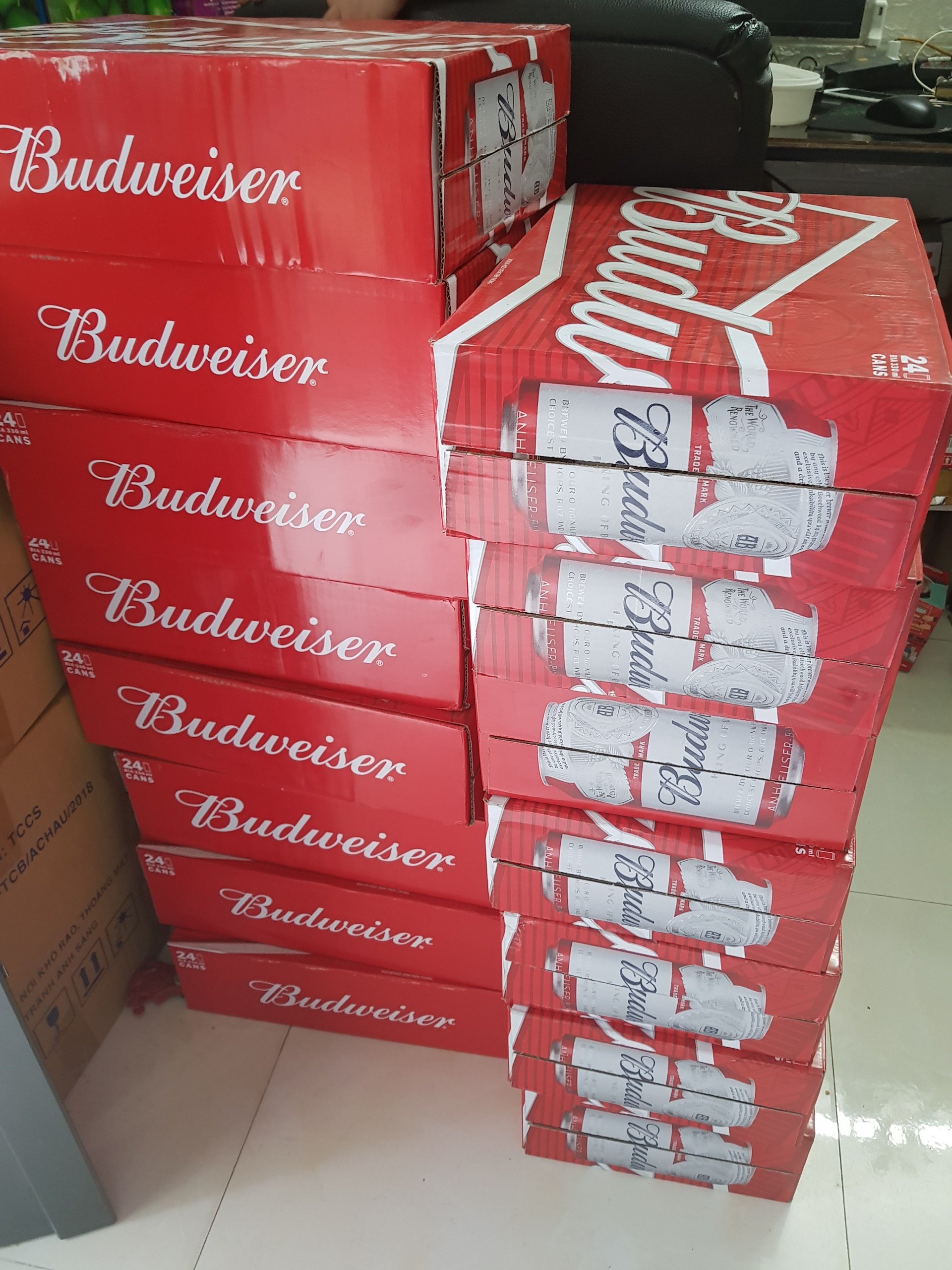 Bia Budweiser lon 330ml - Thùng 24 lon