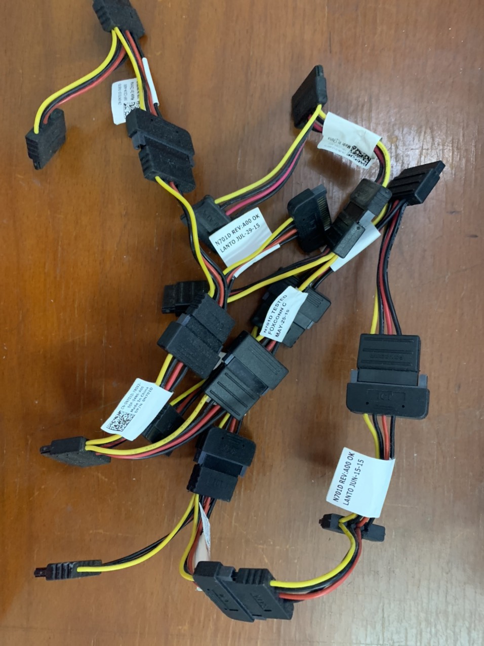 Dây cáp nguồn Sata ổ cứng chia 1 ra 2