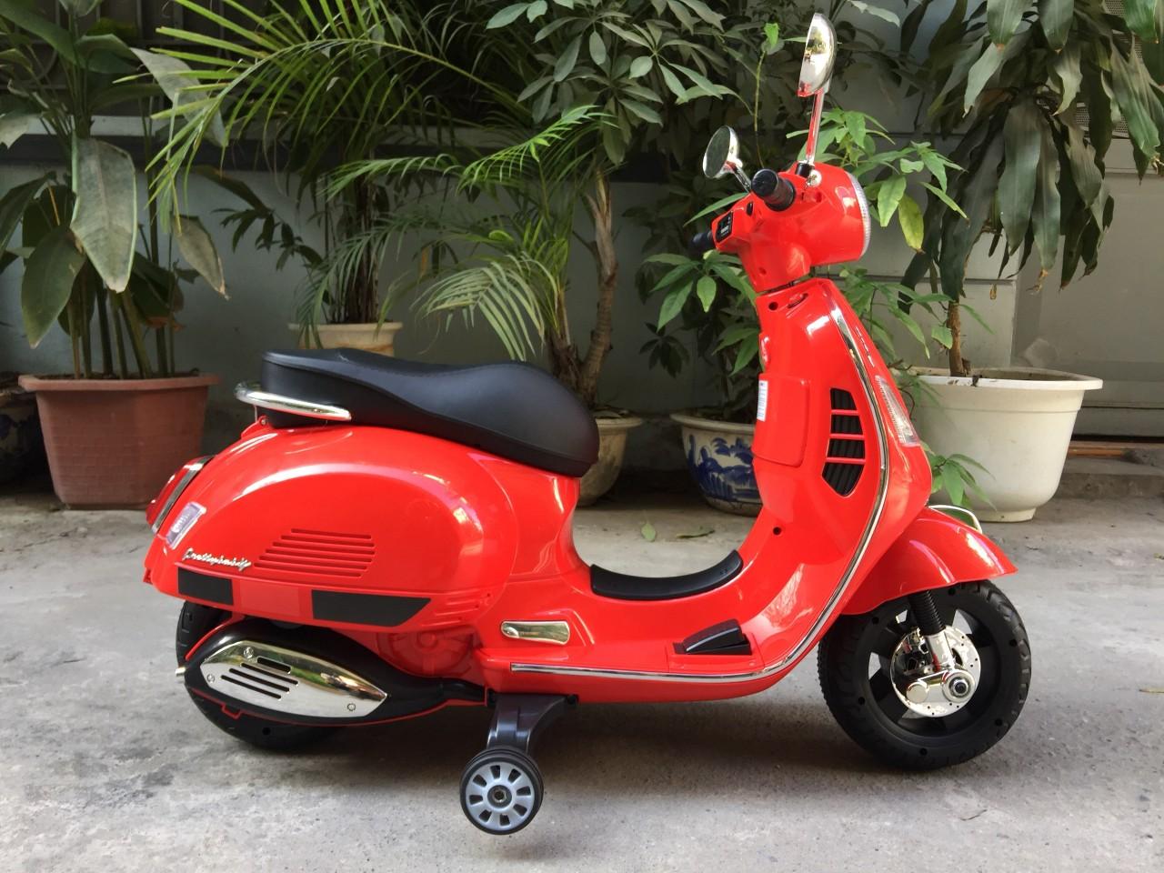 XE MÁY ĐIỆN TRẺ EM VESPA CỔ ĐIỂN